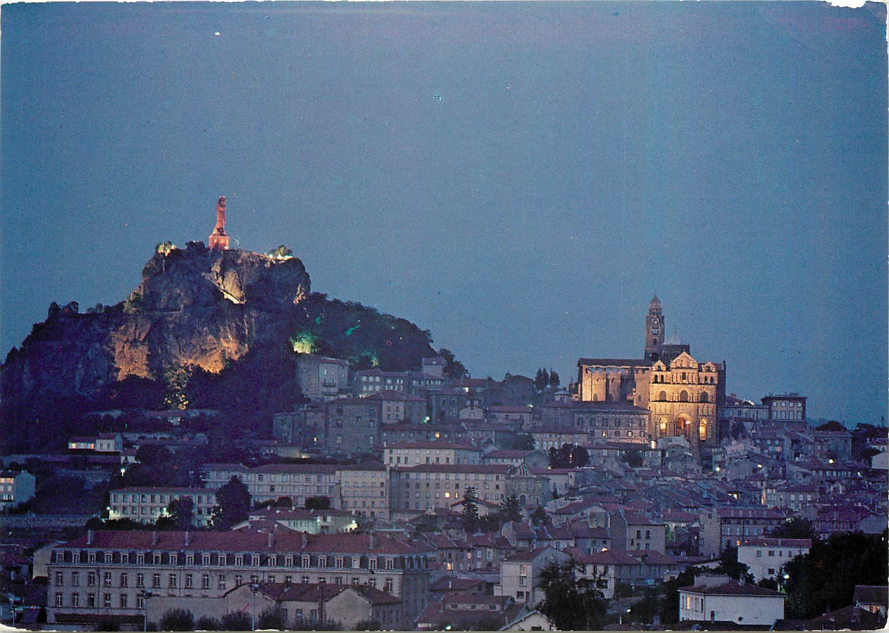 CPM Le Puy en Velay Hte Loire facade de la Cathedrale et statue Notre Dame de France la nuit 