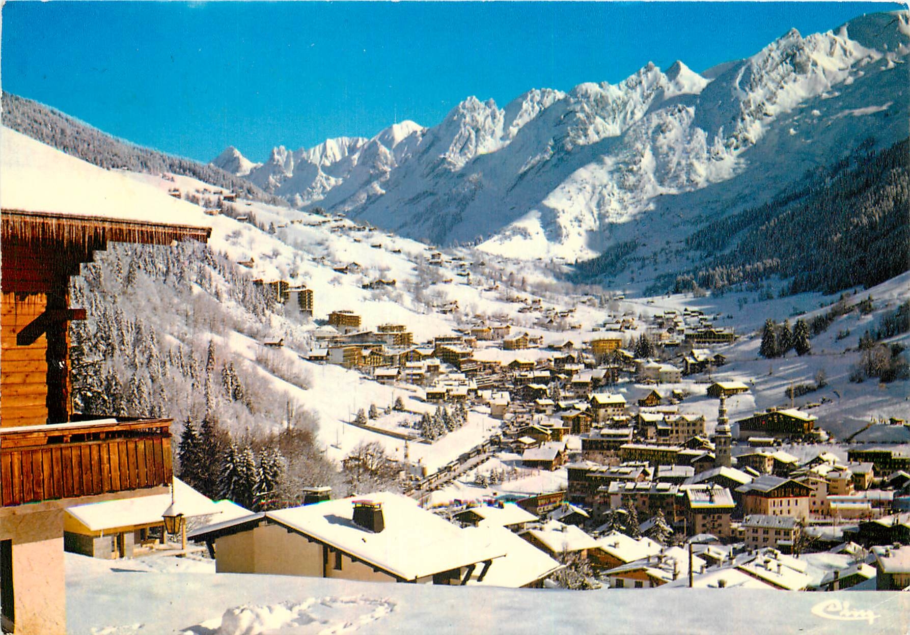 La Clusaz (Haute-Savoie) — Vue générale, chaîne des Aravis — Repro Imprimeur Mâcon