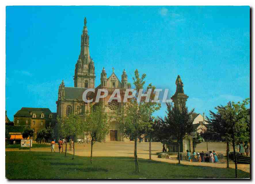 CPM Saint Anne d'Auray Morbihan la BAsilique et la Fontaine 