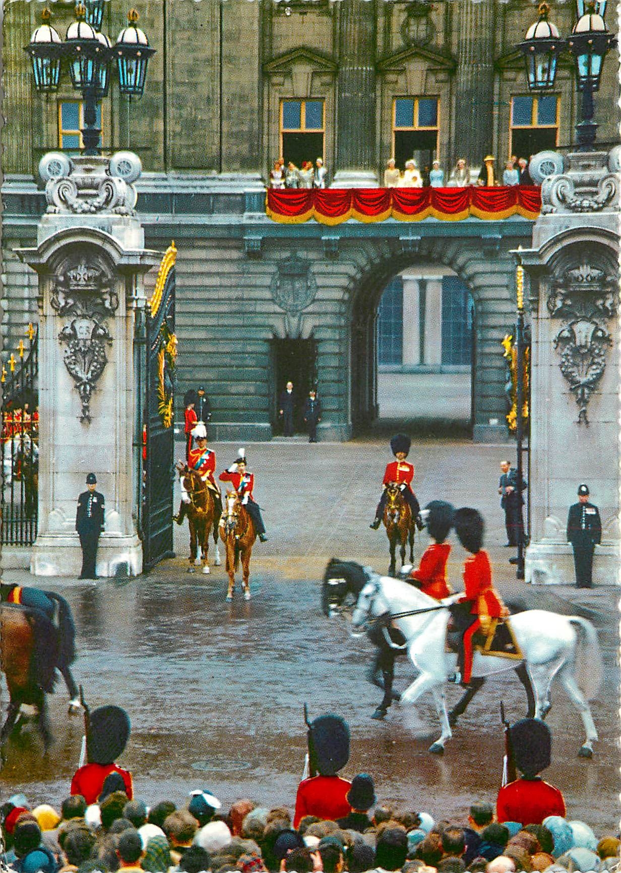 CPM The Queen taking the Salute at the Trooping of the Colour Ceremony outside Buckingham Palace 