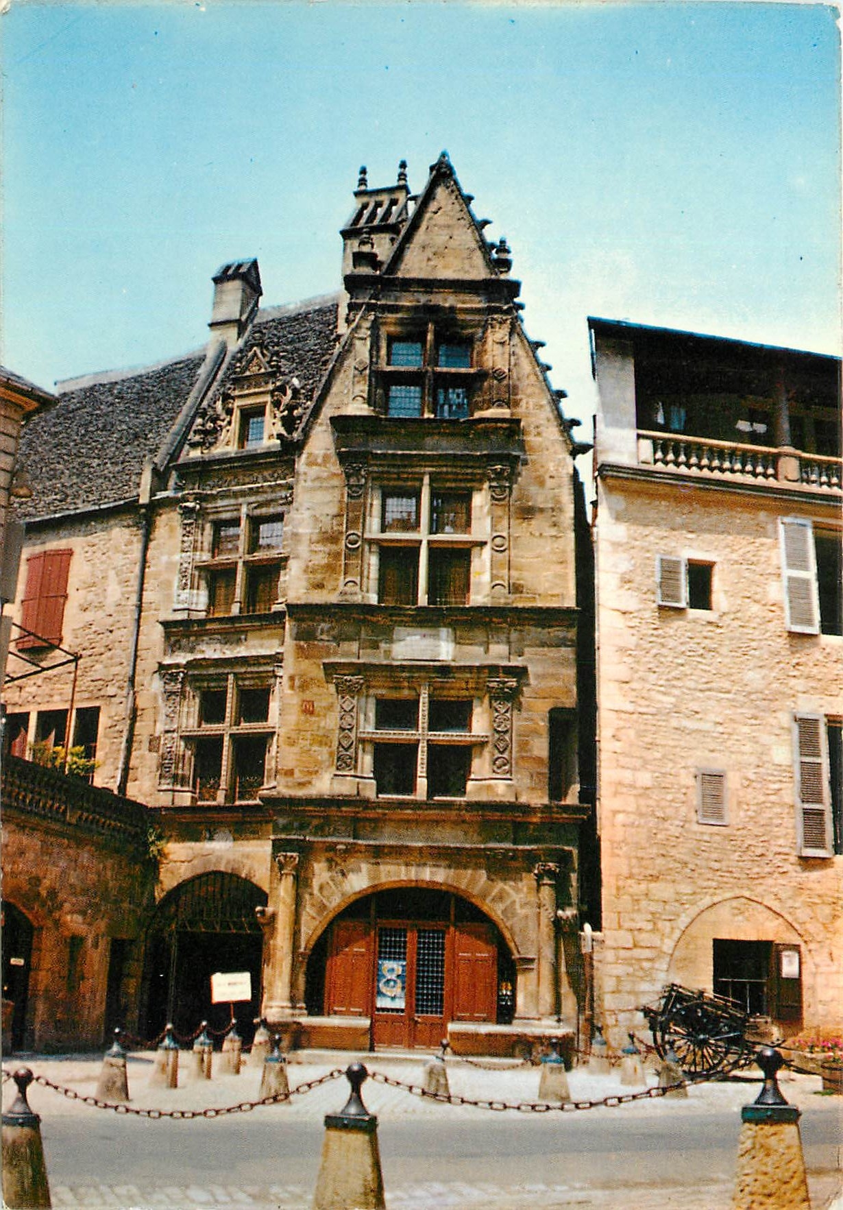 CPM Tresors de France Sarlat L'Hotel la Boetie 