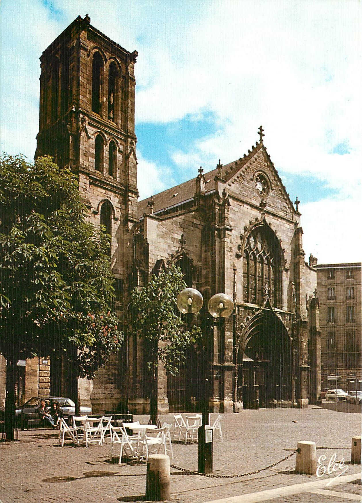 CPM Bordeaux La place et l'Eglise St Pierre 