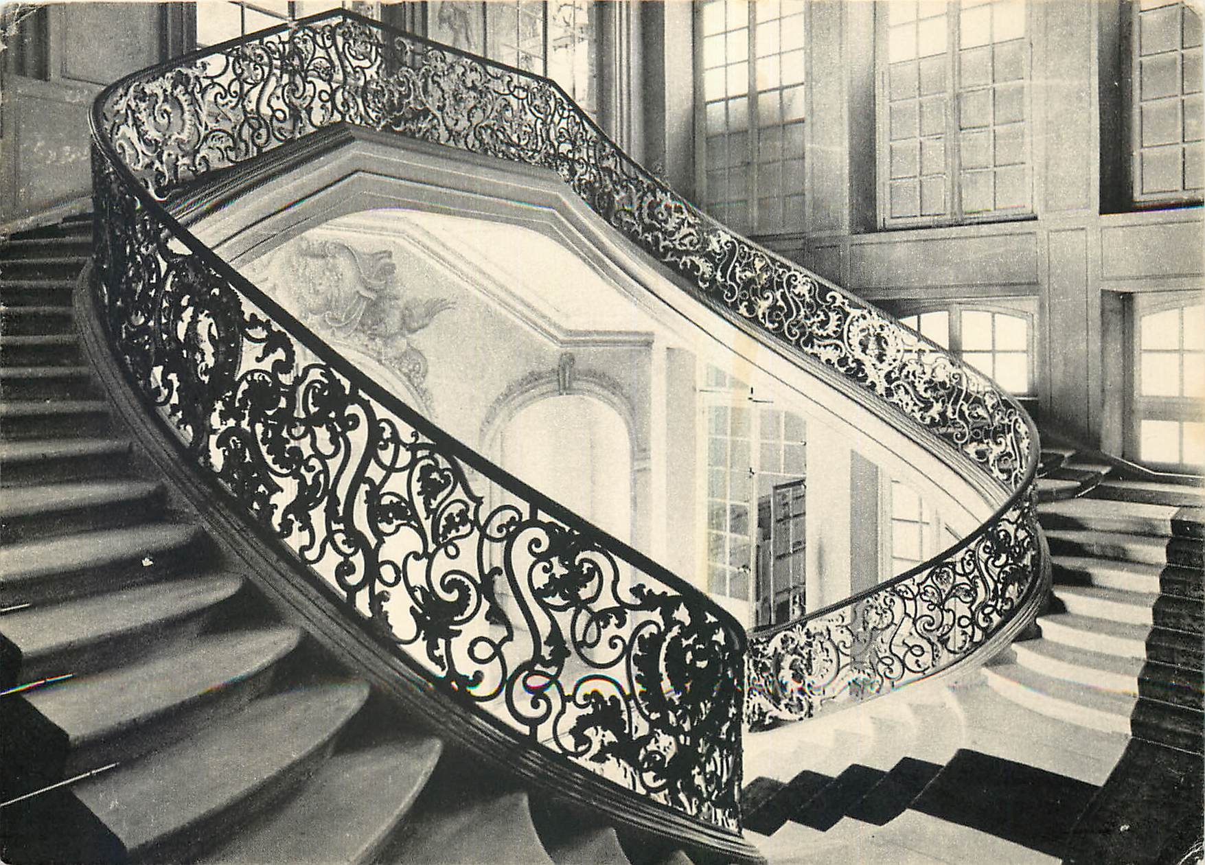 CPM Nancy Hotel de Ville Le Grand Escalier 