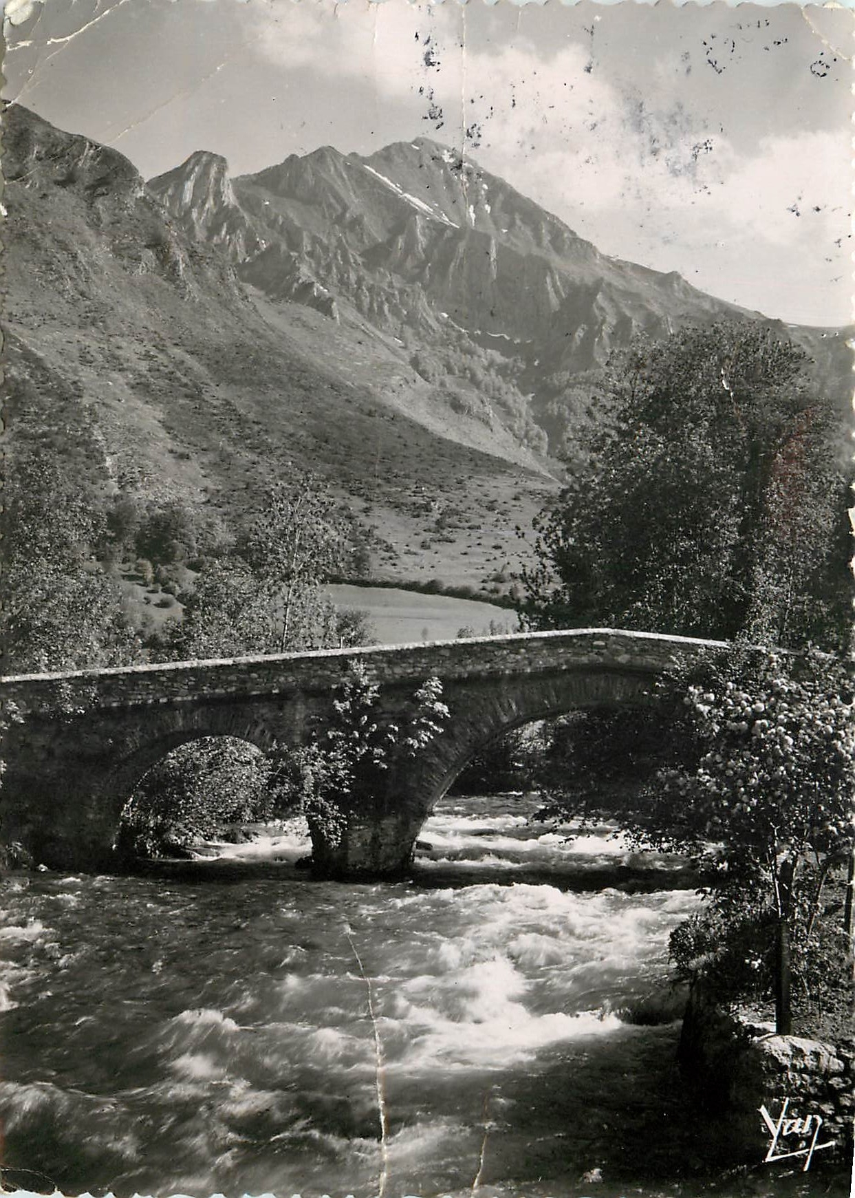 CPM Arrens HP Vieux Pont sur le Gave d'Azun et le Pic du Midi 