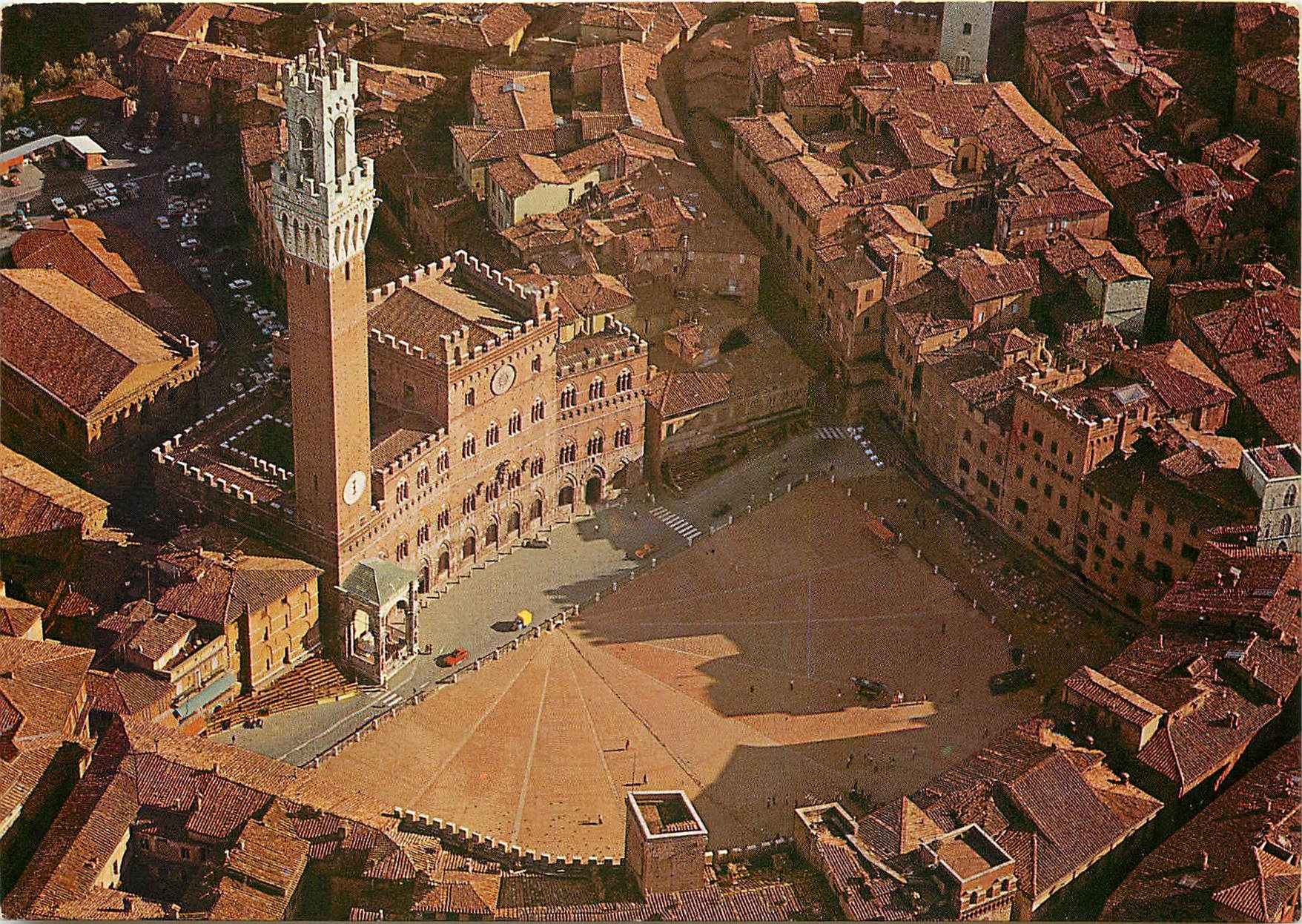 CPM Siena Place du Campo Vue de l'avion 