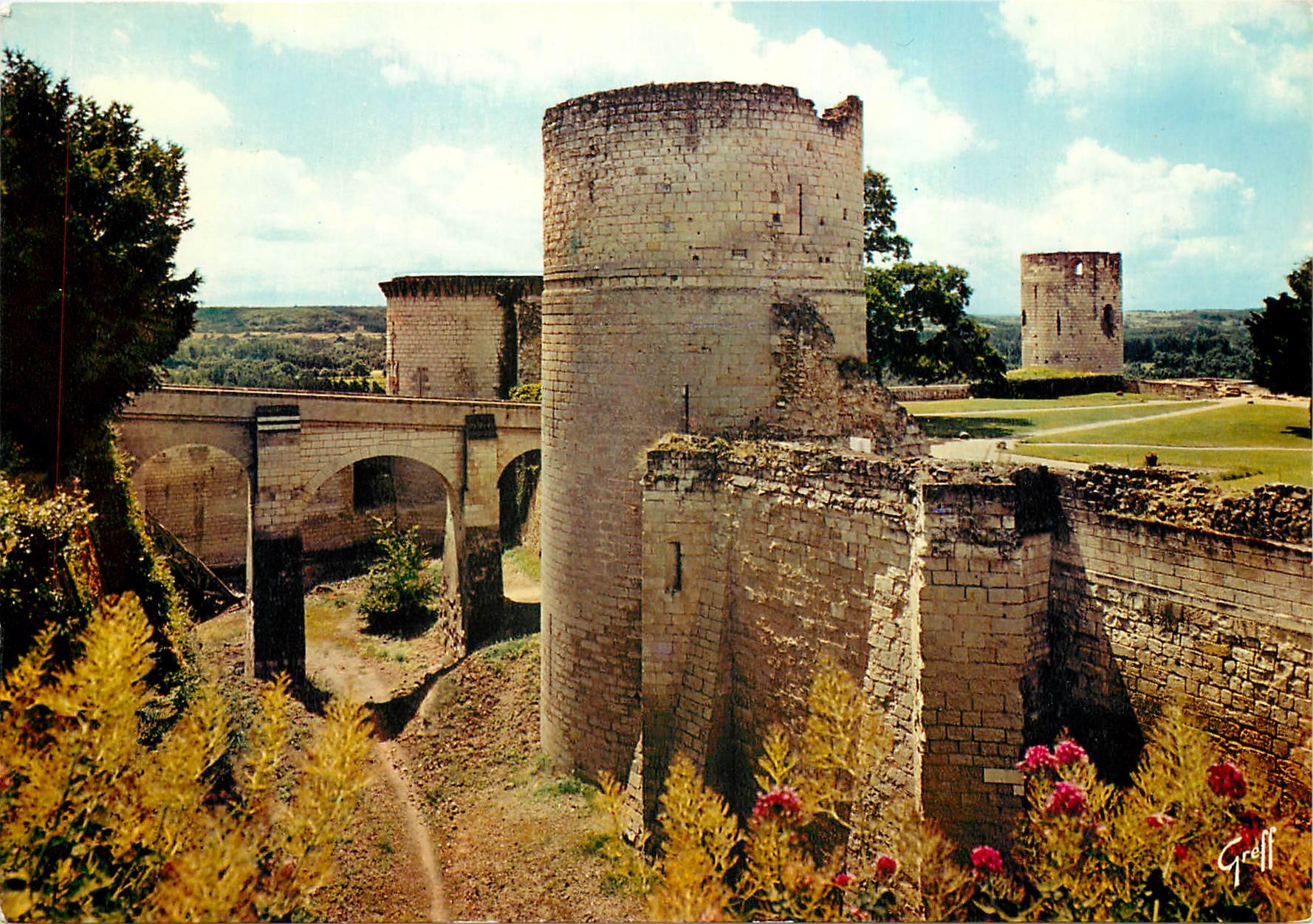 CPM Chateau de Chinon Indre et Loire 
