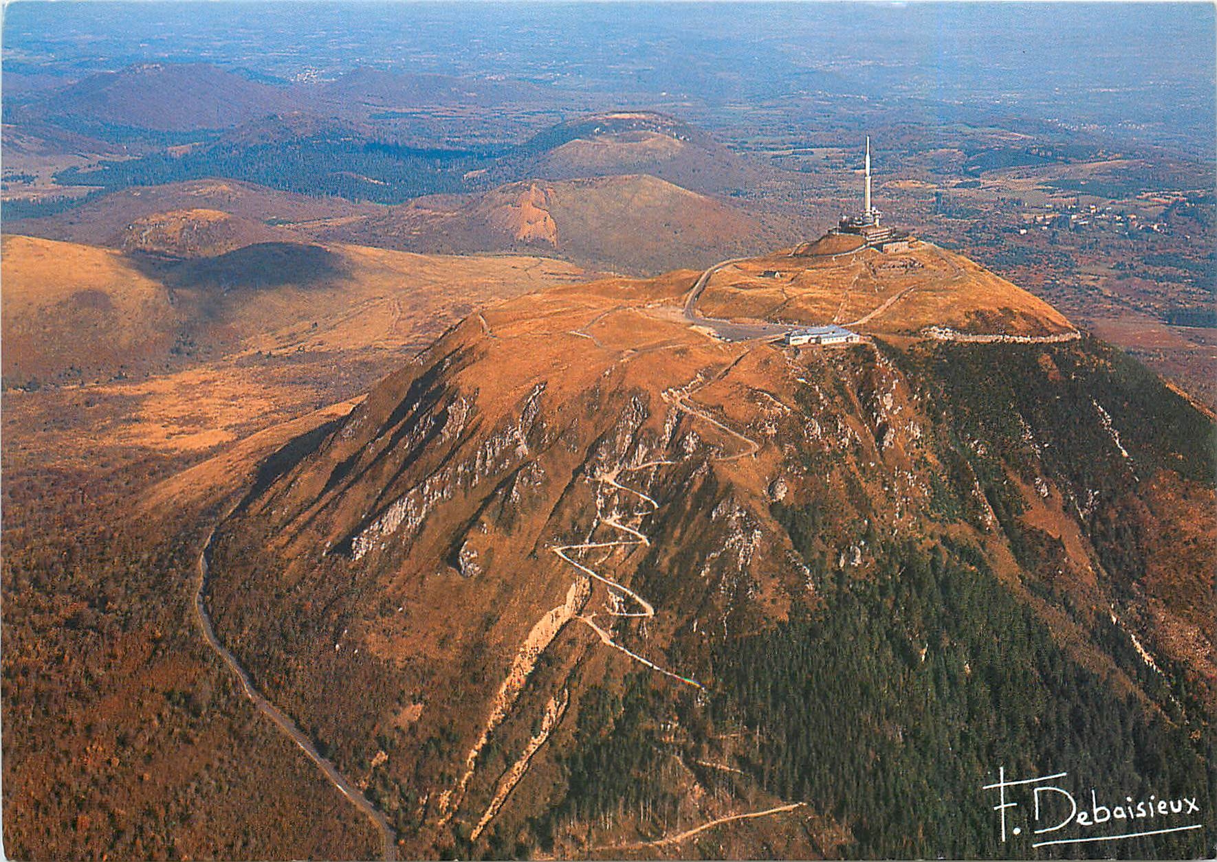 Puy de Dôme (1465m) — chain of the Puys — Photos Francis DEBAISIEUX