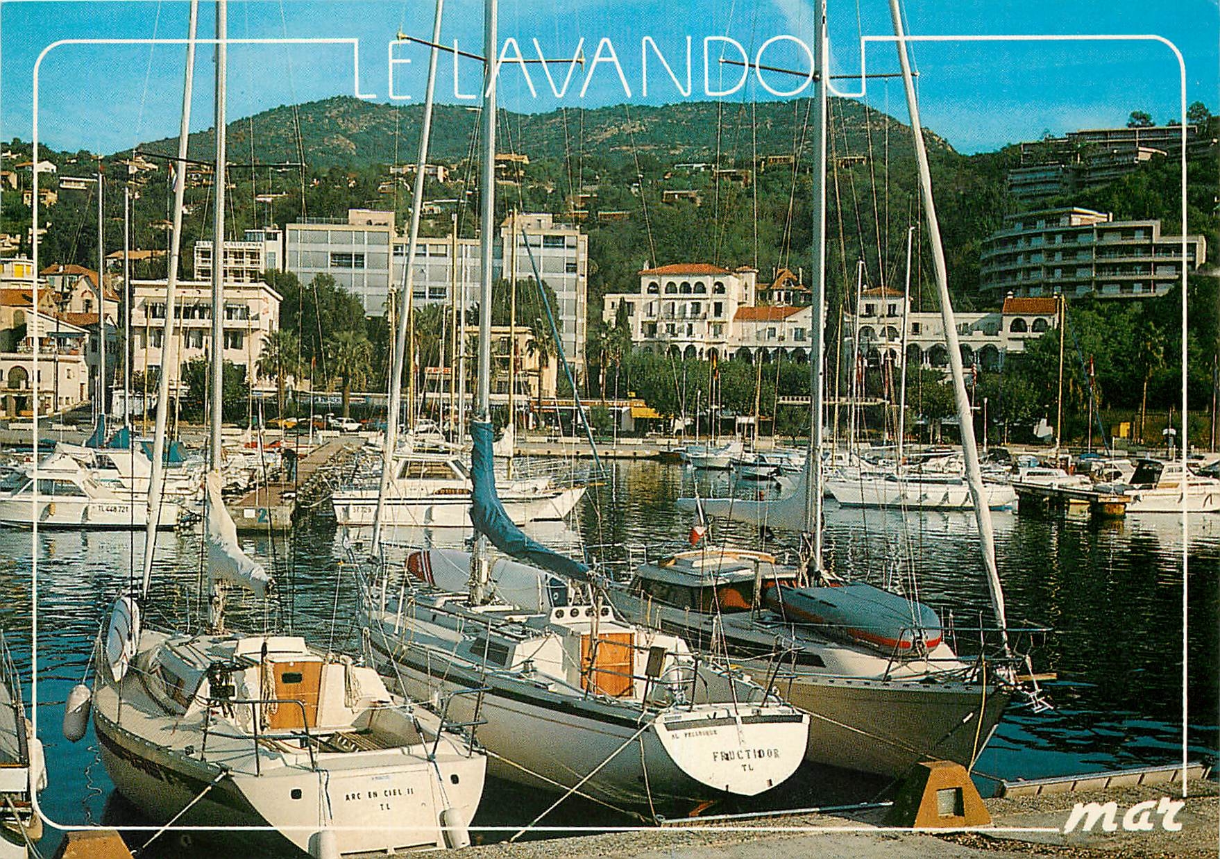 CPM La Cote d'Azur Le Lavandou Var Le Port 