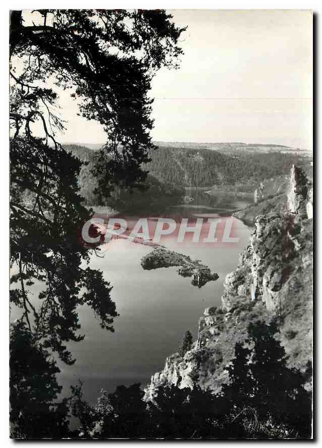 CPM L'Auvergne Pittoresque Lac du Barrage de Grandval Cantal 