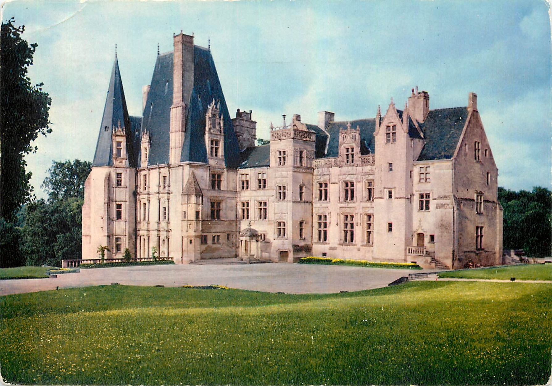 CPM Chateau de Fontaine Henry Calvados 
