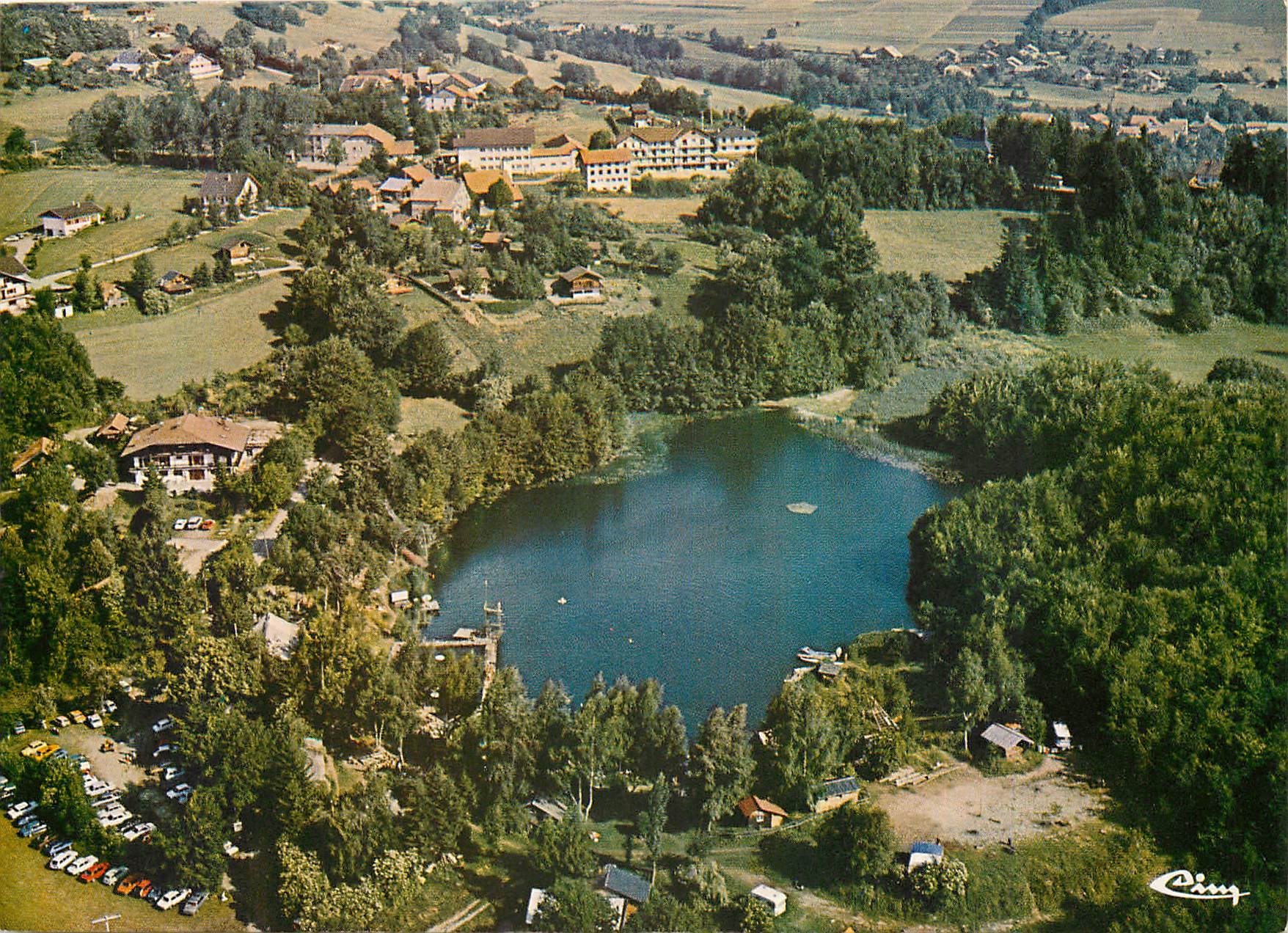 Saint-Paul-en-Chablais — Vue aérienne du lac Beunaz et de sa plage — Éditions Combier / Mâcon