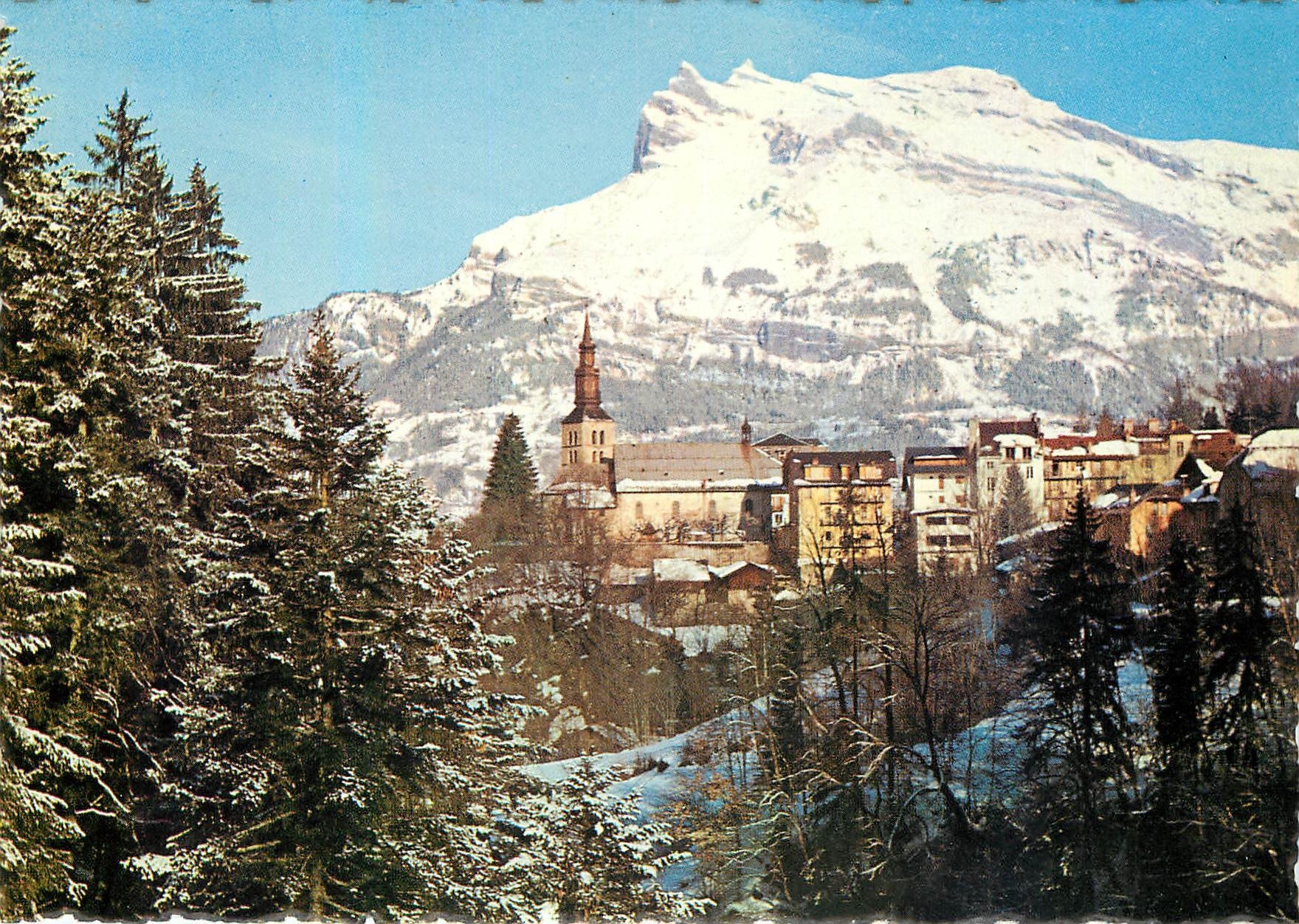 Saint-Gervais-les-Bains — vue de la station dans son cadre montagneux — Éditions J. Cellard