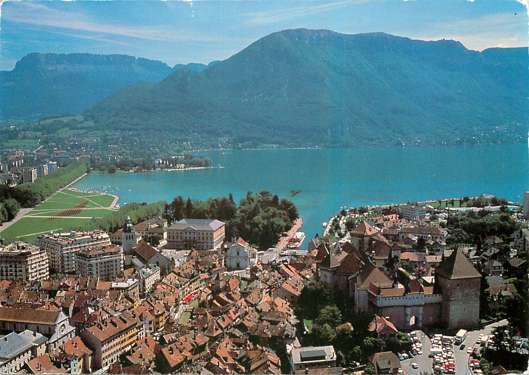 Annecy (Haute-Savoie) — La vieille ville et le lac — Cliché Denis Méaille, n° 50 51 38 44