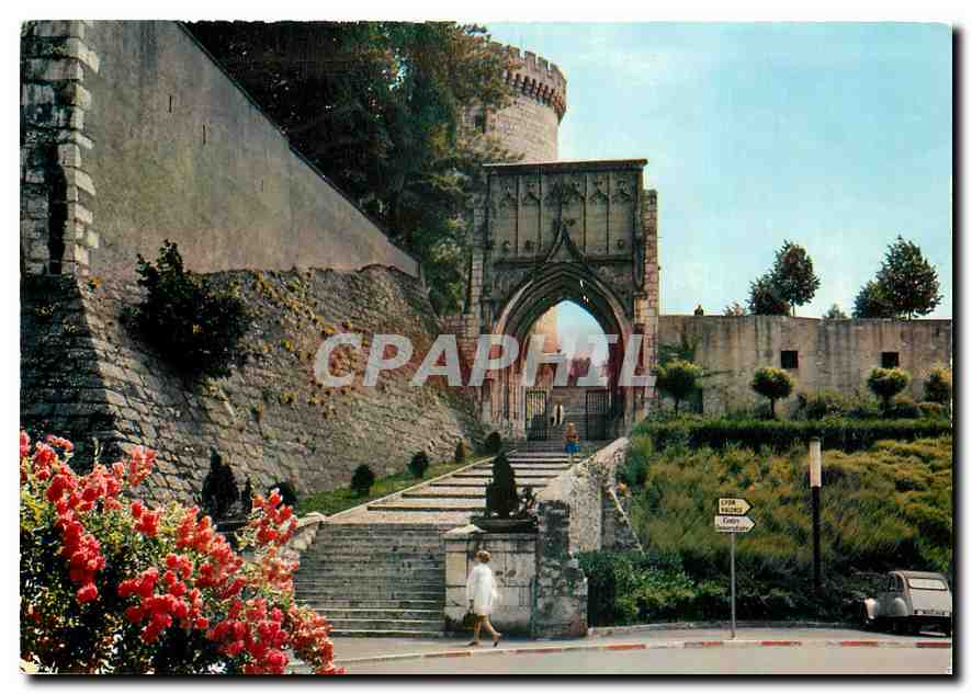 CPM Chambery Le Portain St Dominique et les remparts du Chateau des Ducs de Savoie 
