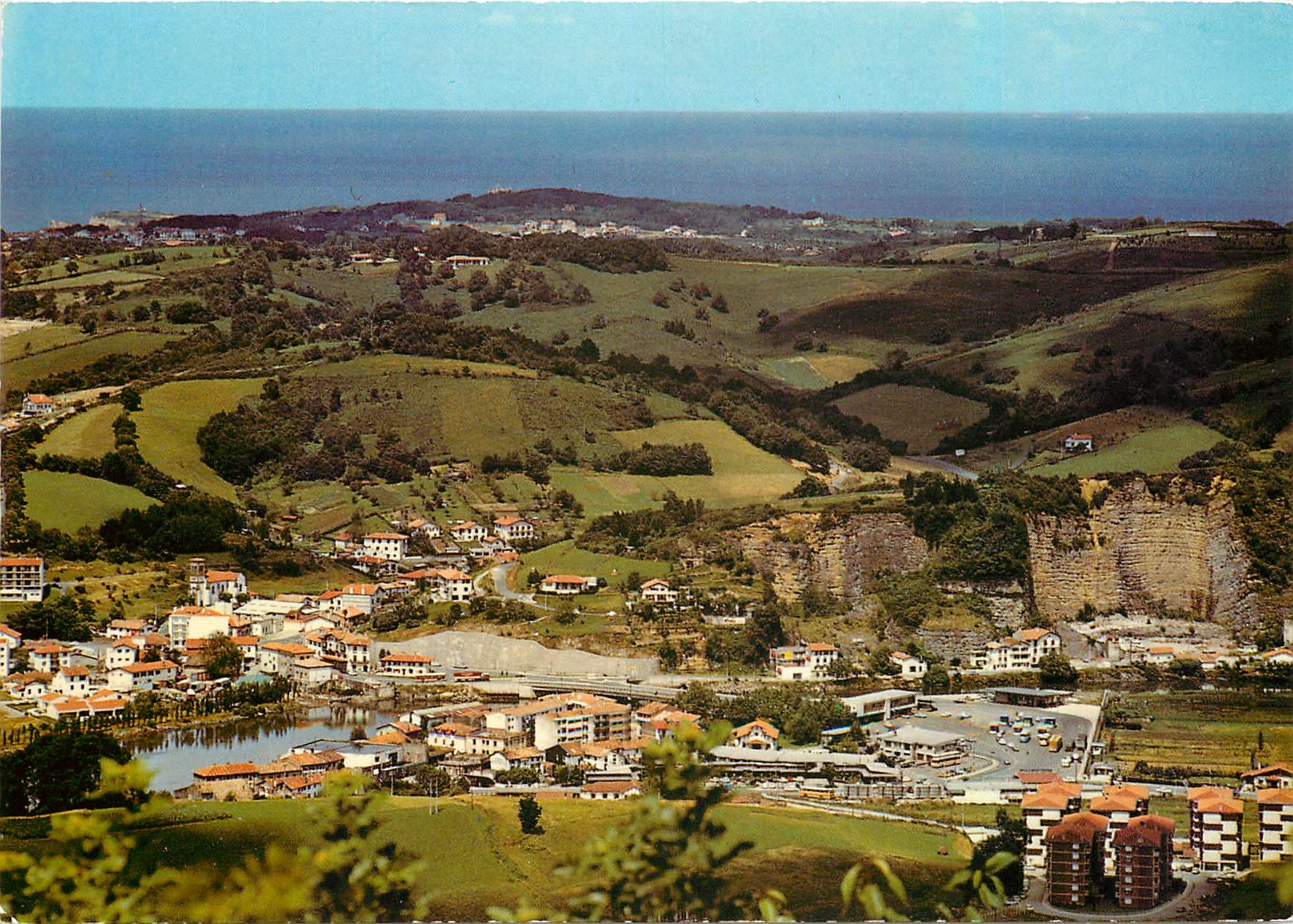 CPM Behobie Pyr Atl Vue generale et le Poste Frontiere 
