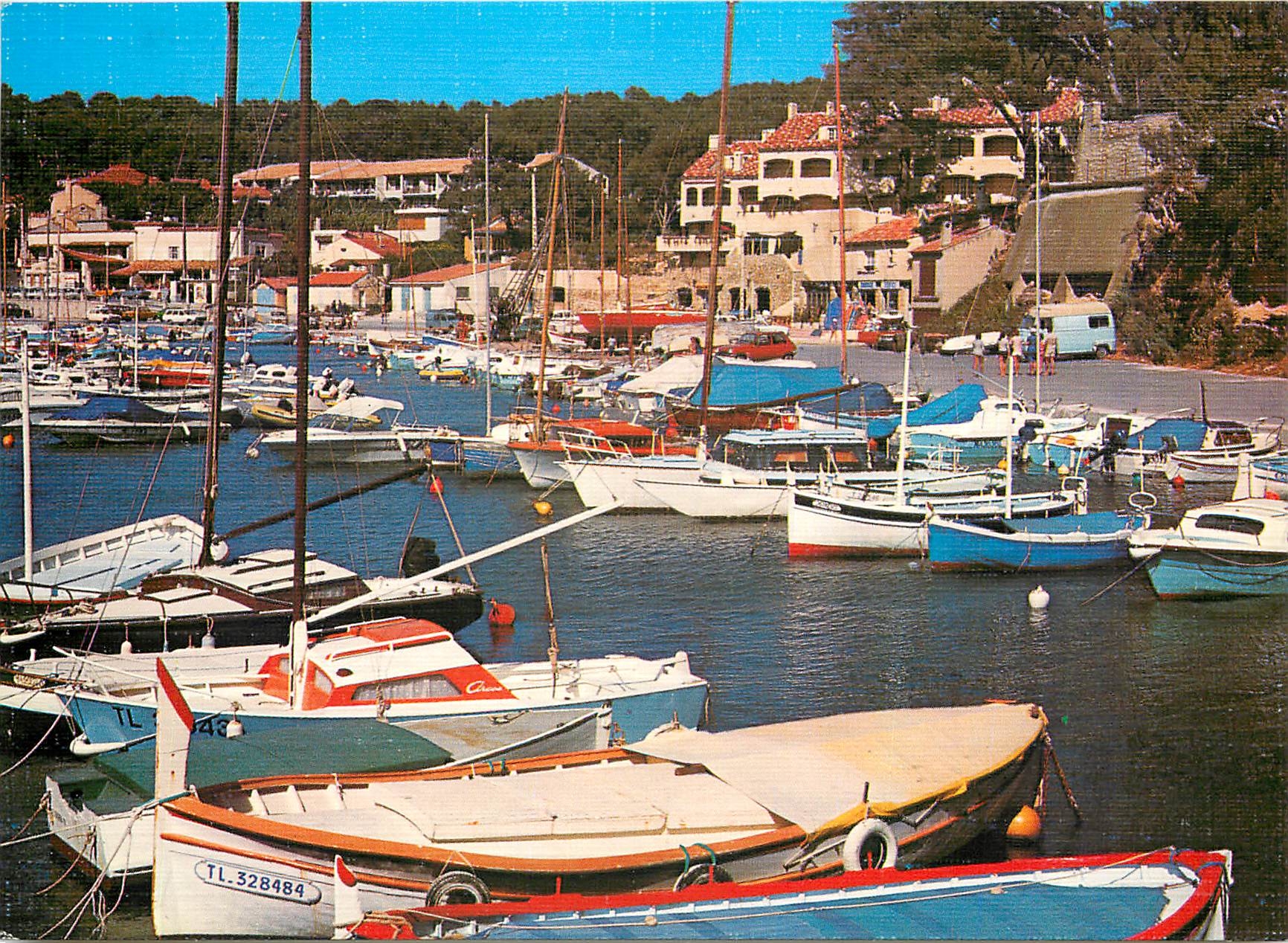 CPM Saint Cyr les Lecques La Madrague Vue du Port 