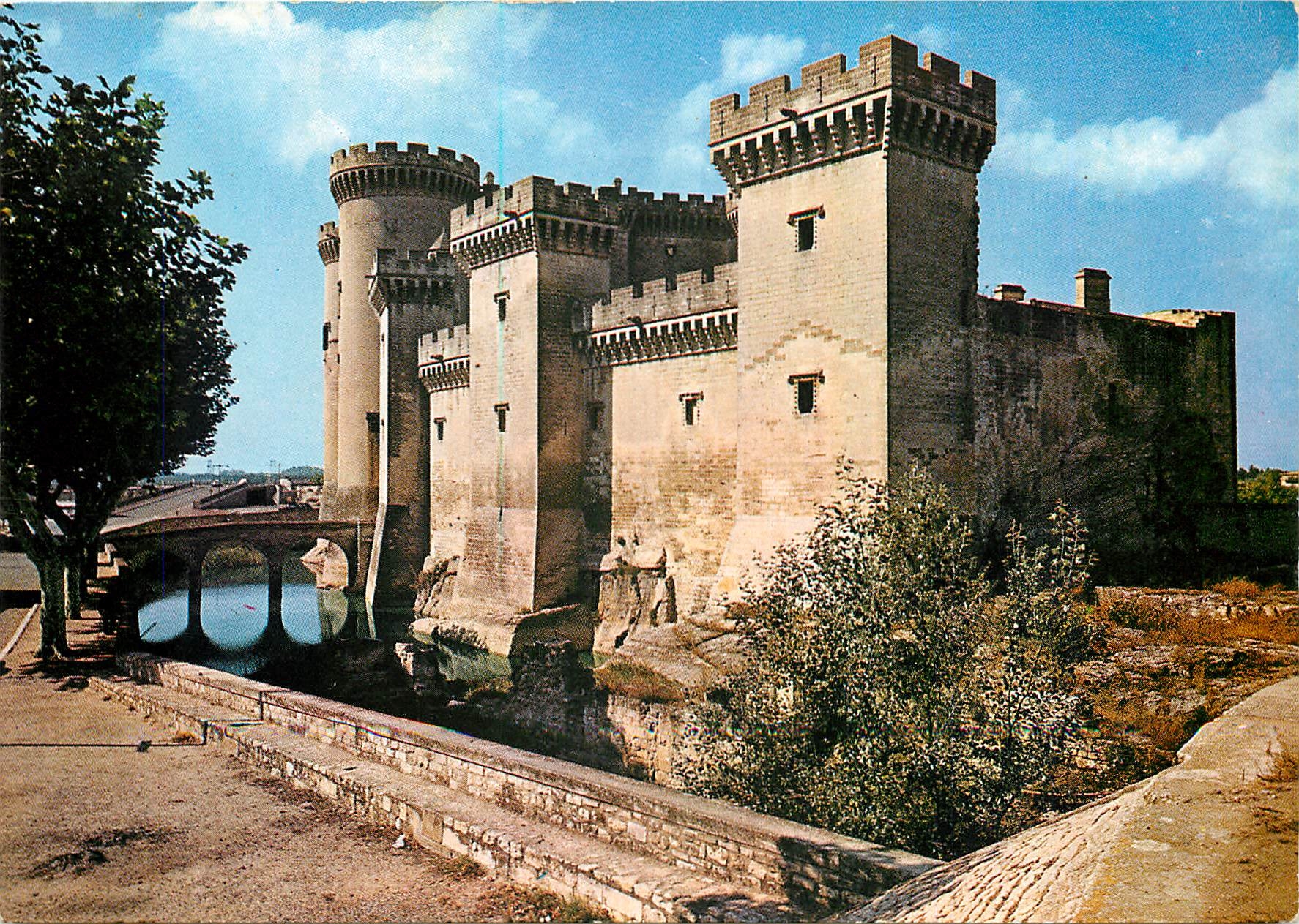 CPM Tarascon Bouches du Rhone Le Chateau du Roi Rene 