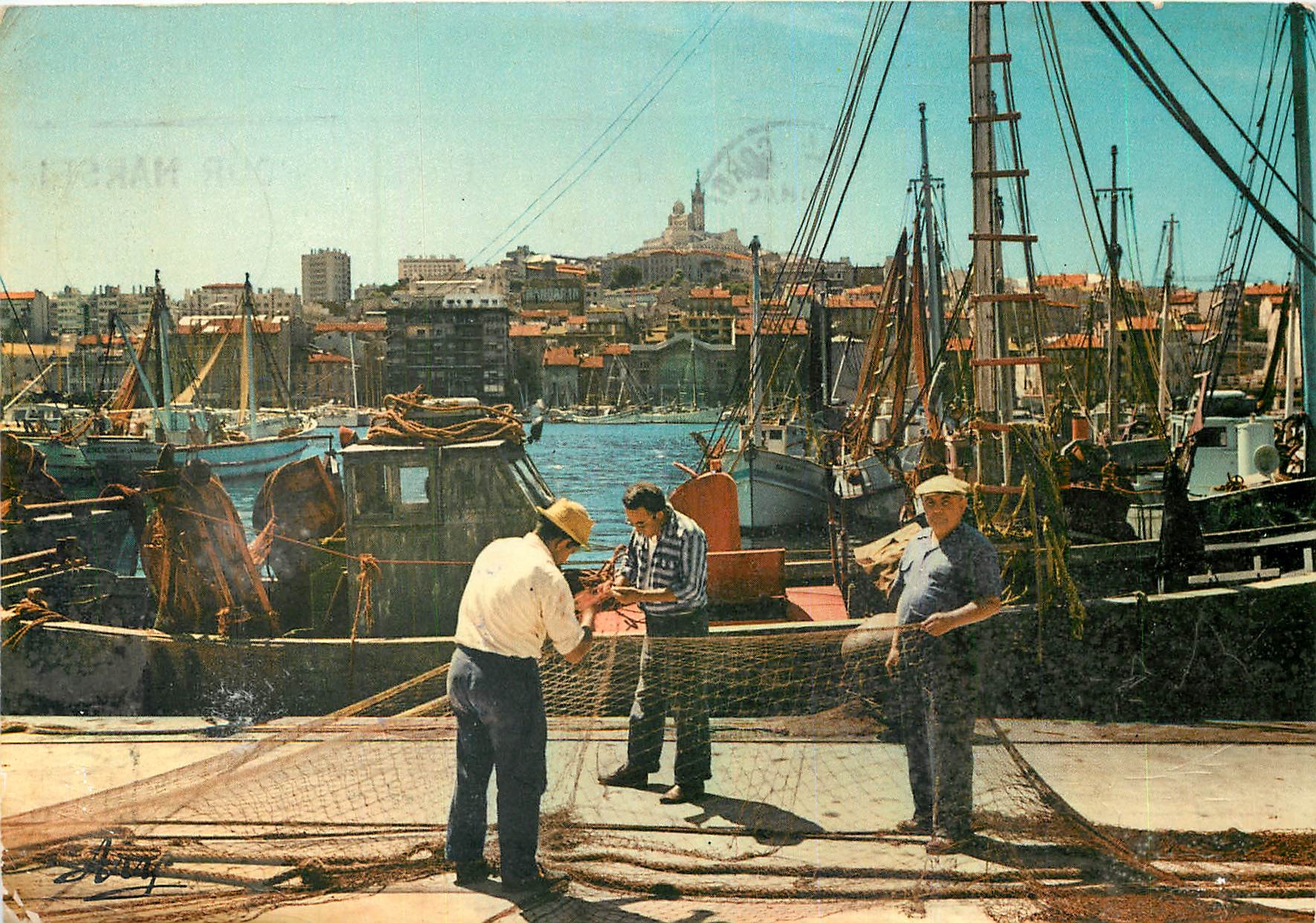 CPM Marseille Centre jour sur le Port et Notre Dame de la Garde 