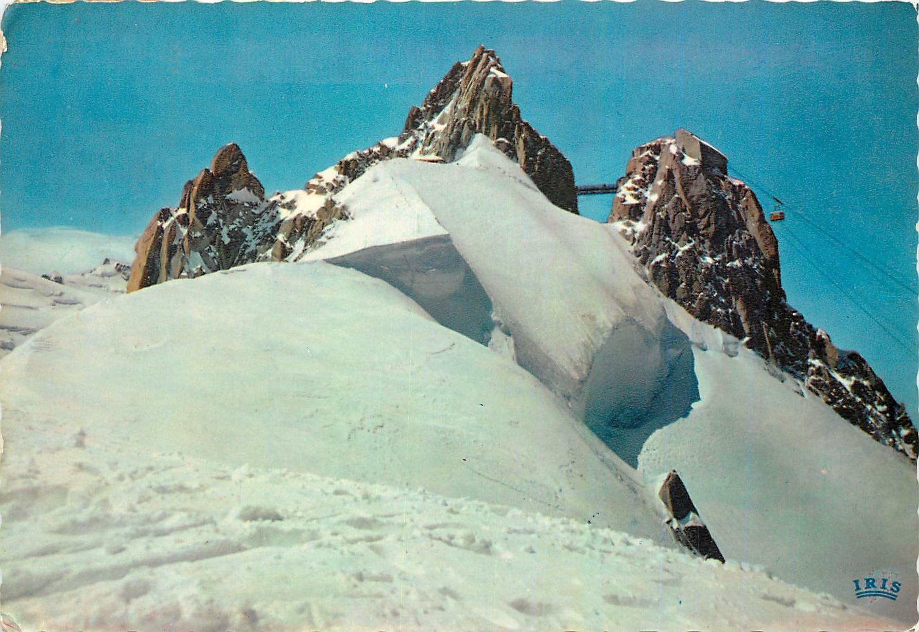 Les trois pointes de l'Aiguille du Midi — Chamonix Mont-Blanc — éditeur IRIS