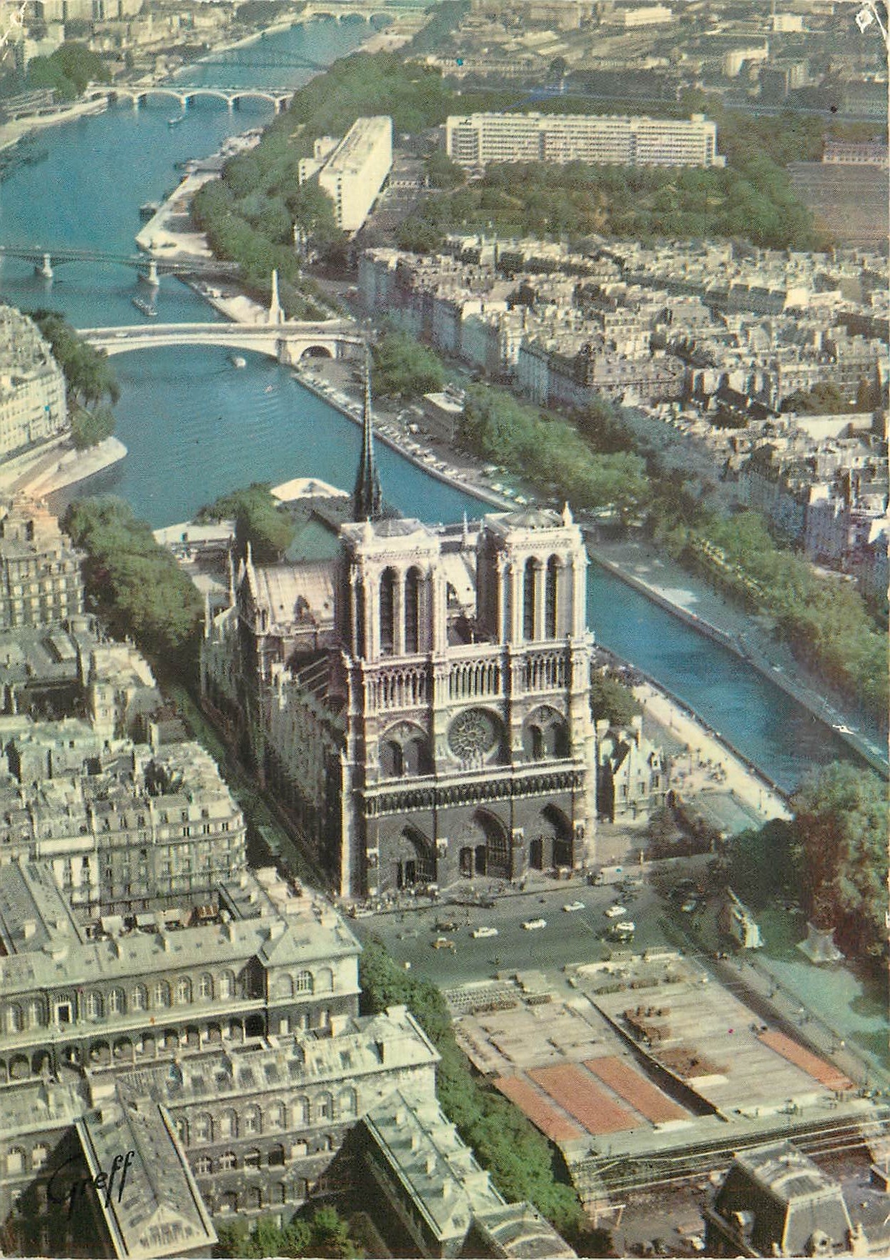 CPM Paris Vue aerienne La facede de Notre Dame et la Seine 