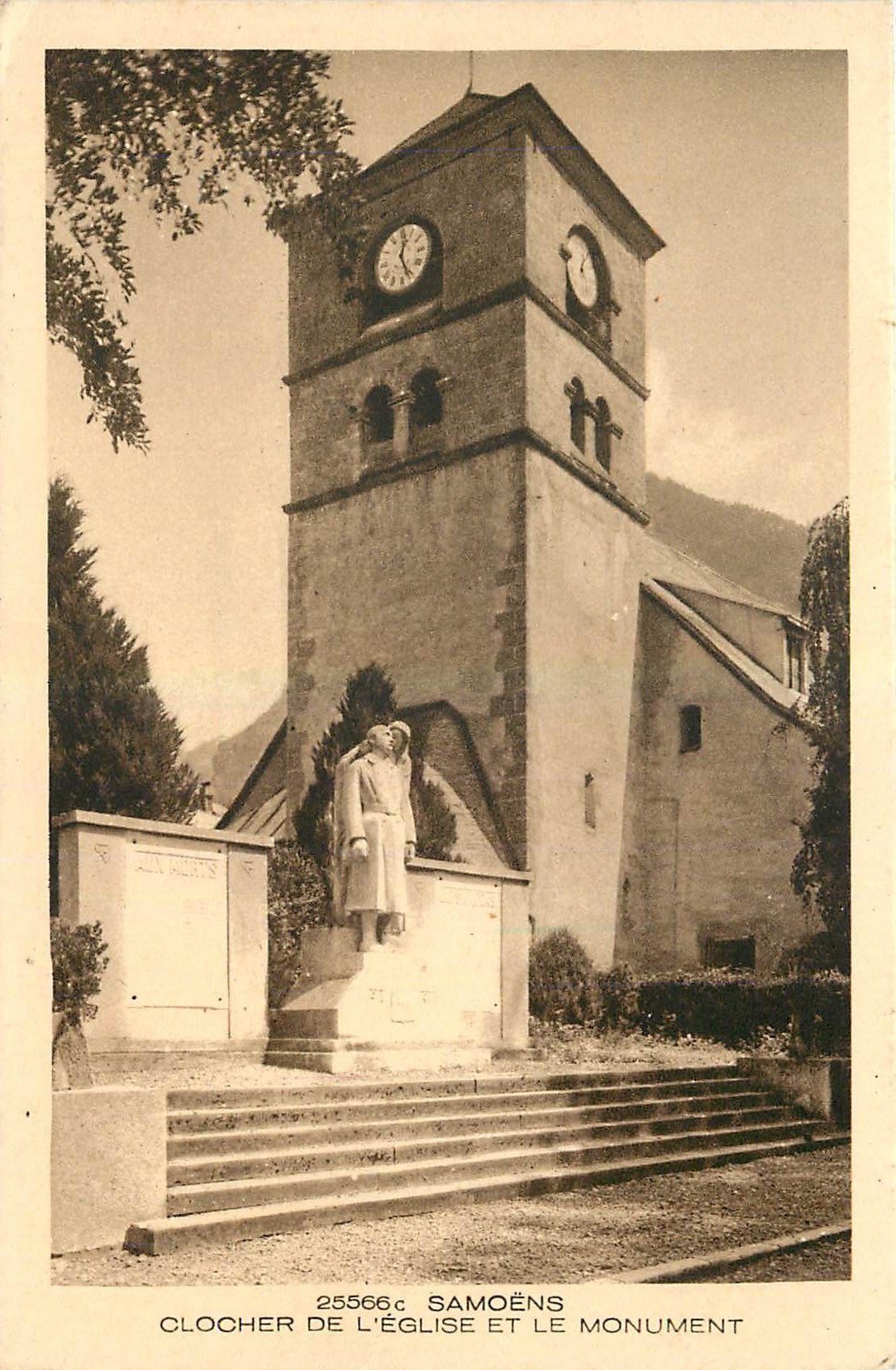 CPM Samoens Clocher de l'Eglise et le Monument 