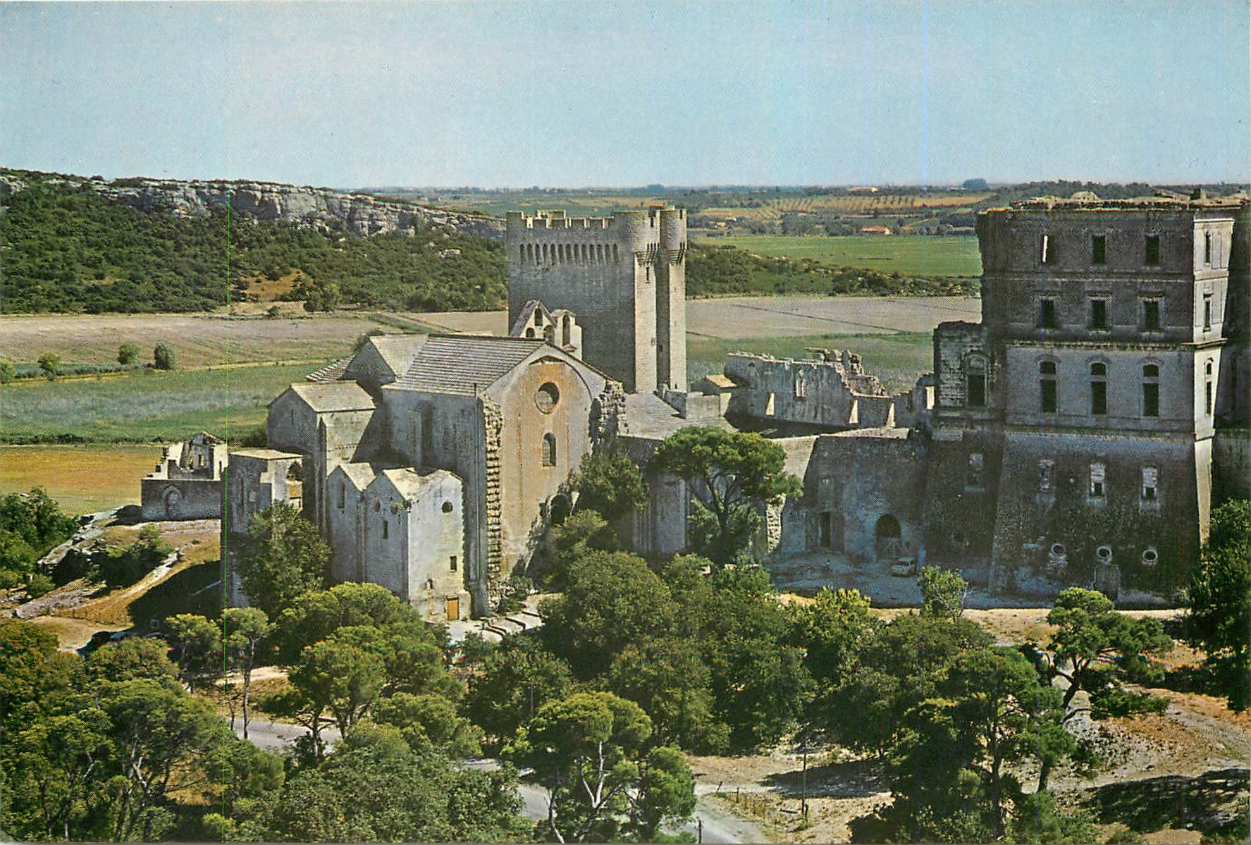 CPM Arles B du Rh Abbaye de Montmajour 