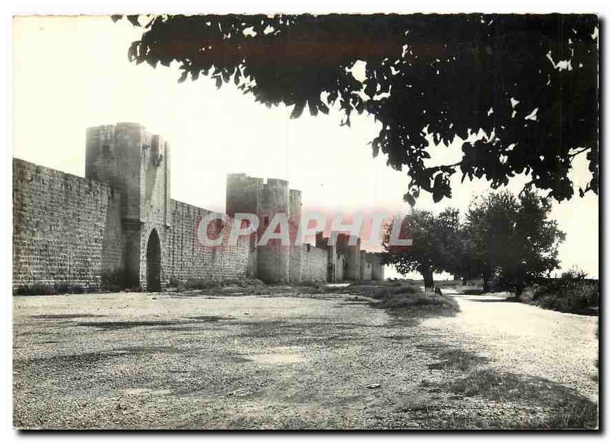 CPM Aigues Mortes Gard Les remparts de la Ville 