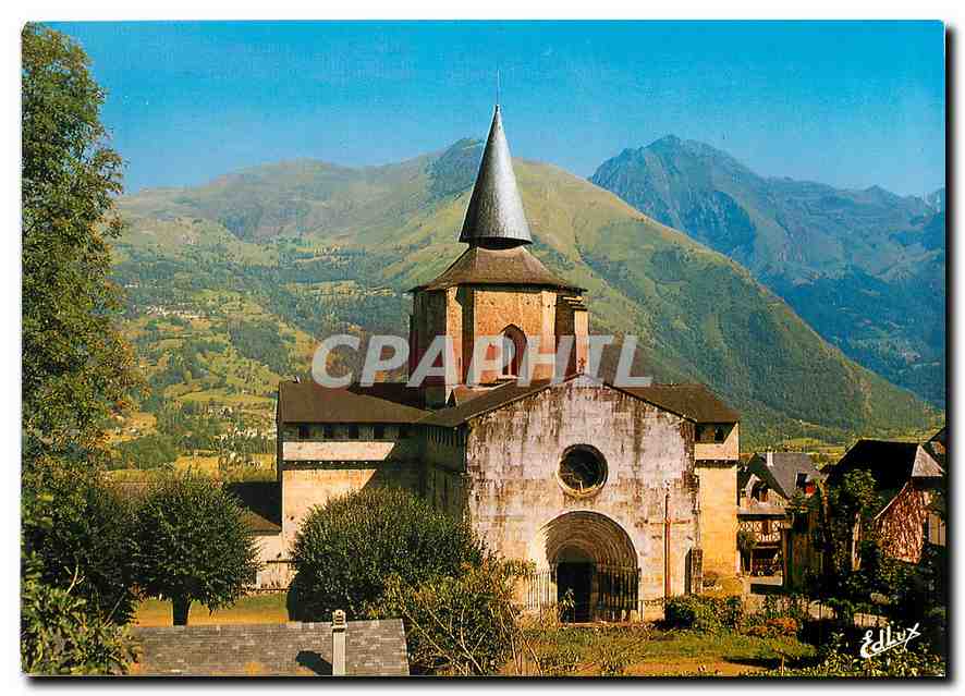 CPM Hautes Pyrenees Environs d'Argeles Gazon Saint Savin l'Eglise Abbatiale 