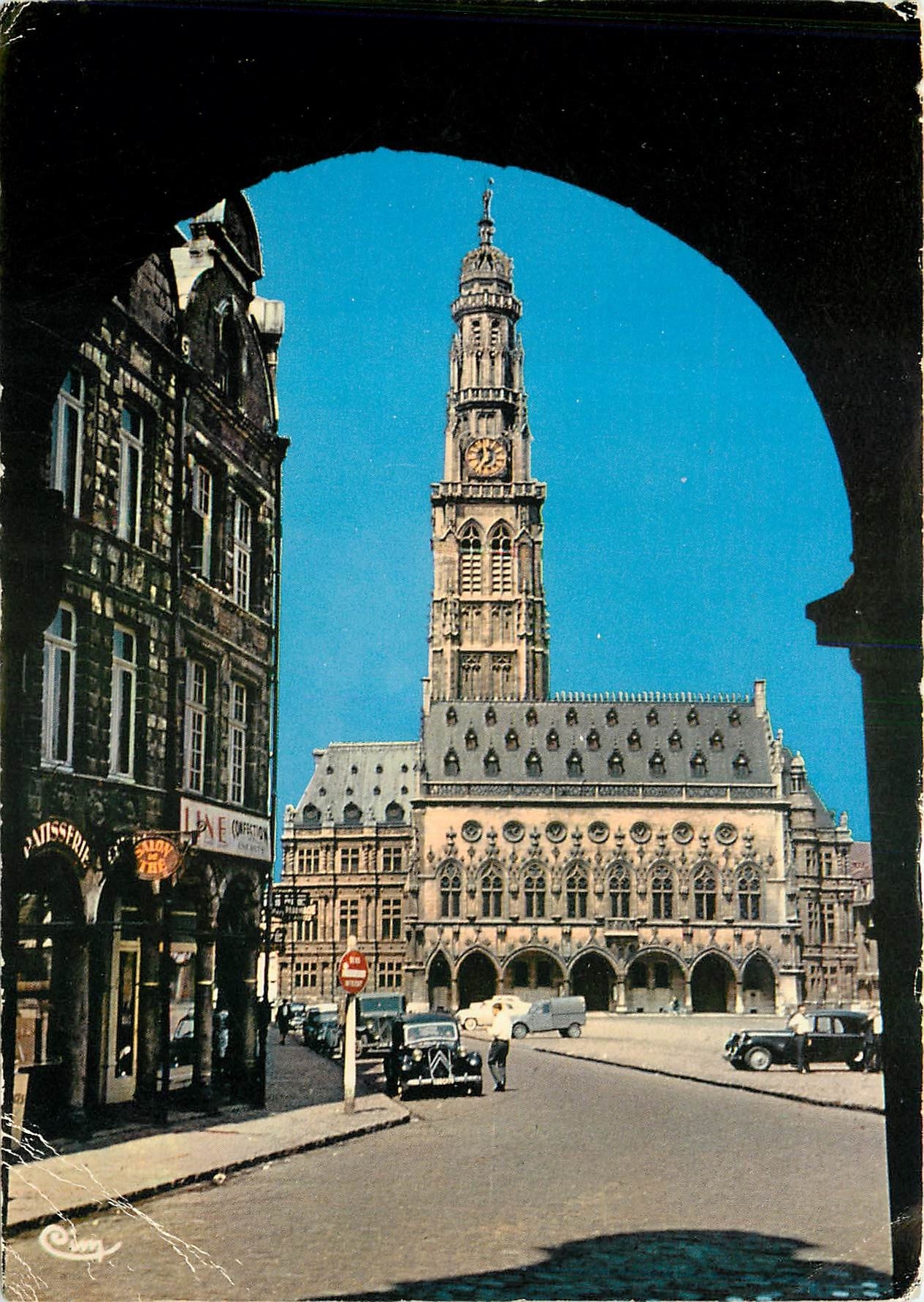 CPM Arras P de C l'Hotel de Ville 