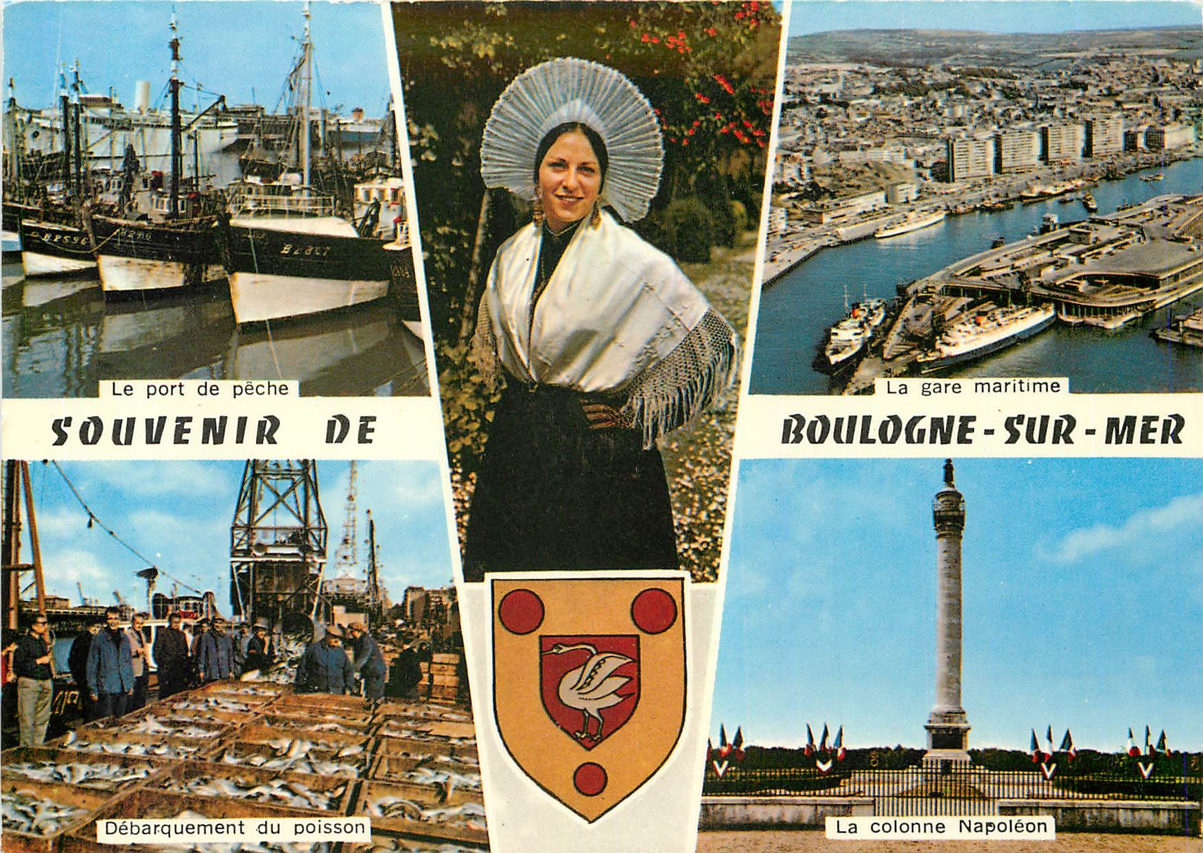 CPM Souvenir de Boulogne sur Mer Port de peche Debarquement du poisson La gare Maritime La colonne N