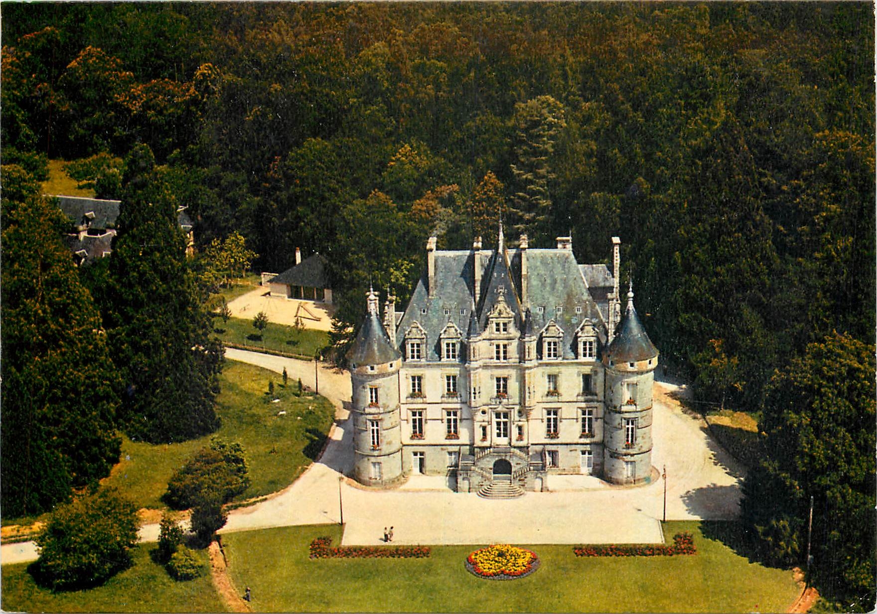 CPM Station Thermale de Bagnoles de l'Orne Tesse la Madeleine Le Chateau 