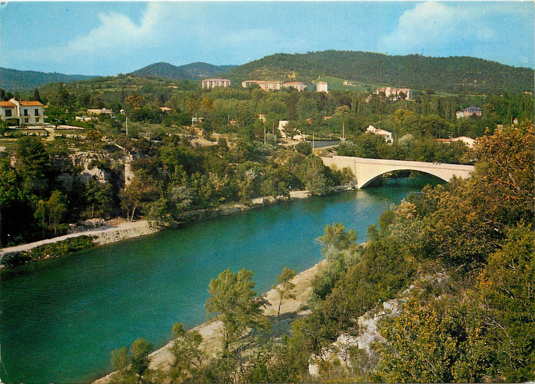 CPM Greoux les Bains Alpes de Hautes Provence Pont sur le Verden Au Loin 