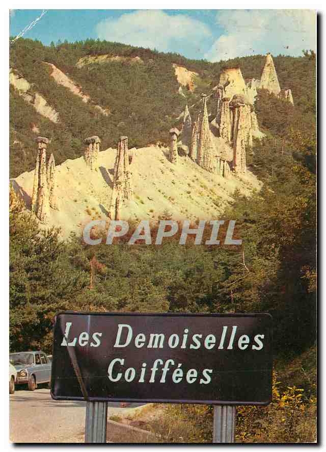 CPM Paysages de Haute Provence les demoiselles coiffees qui dominent le Lac de Serre Poncon