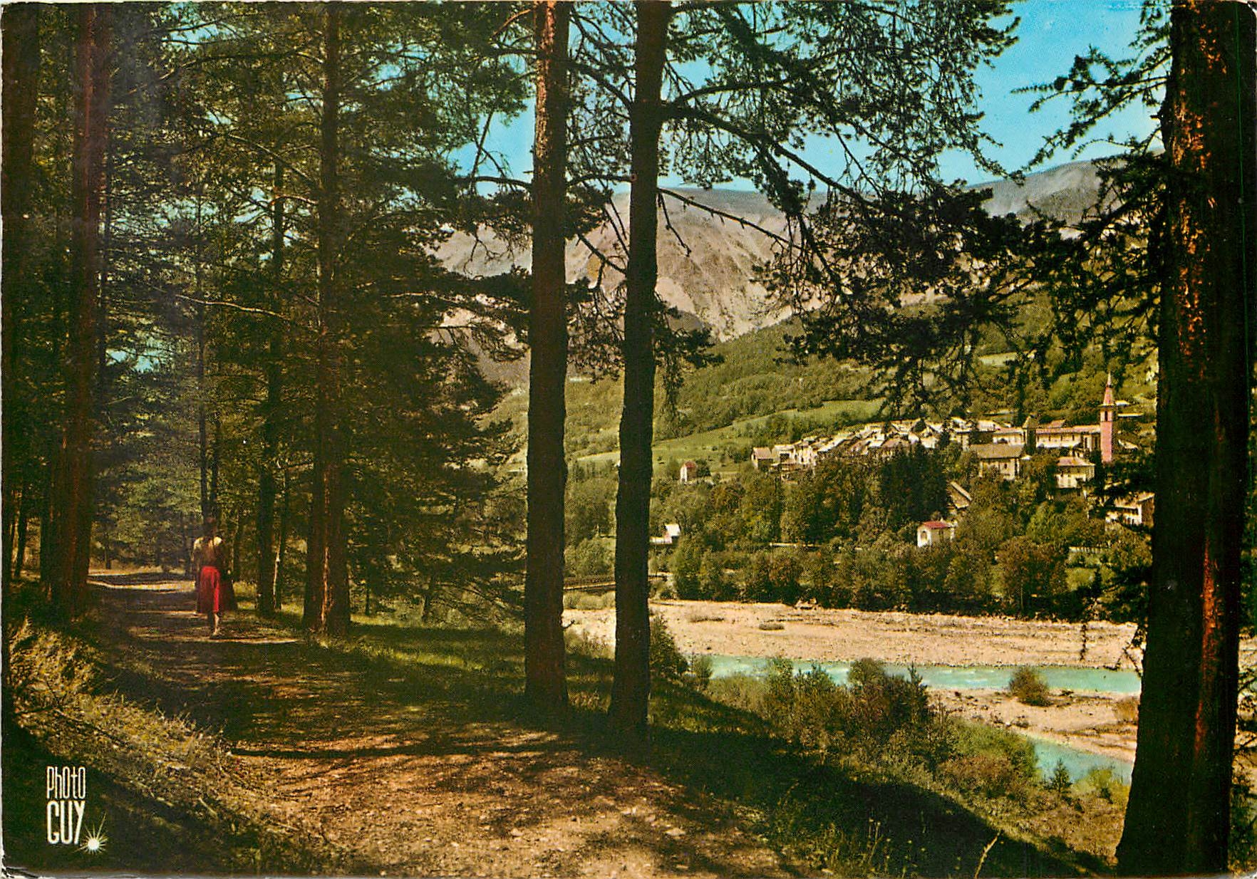 CPM Paysages de France Beauvezer Alpes de Haute Provence Alt 1170 m le chemin du Petit Lac