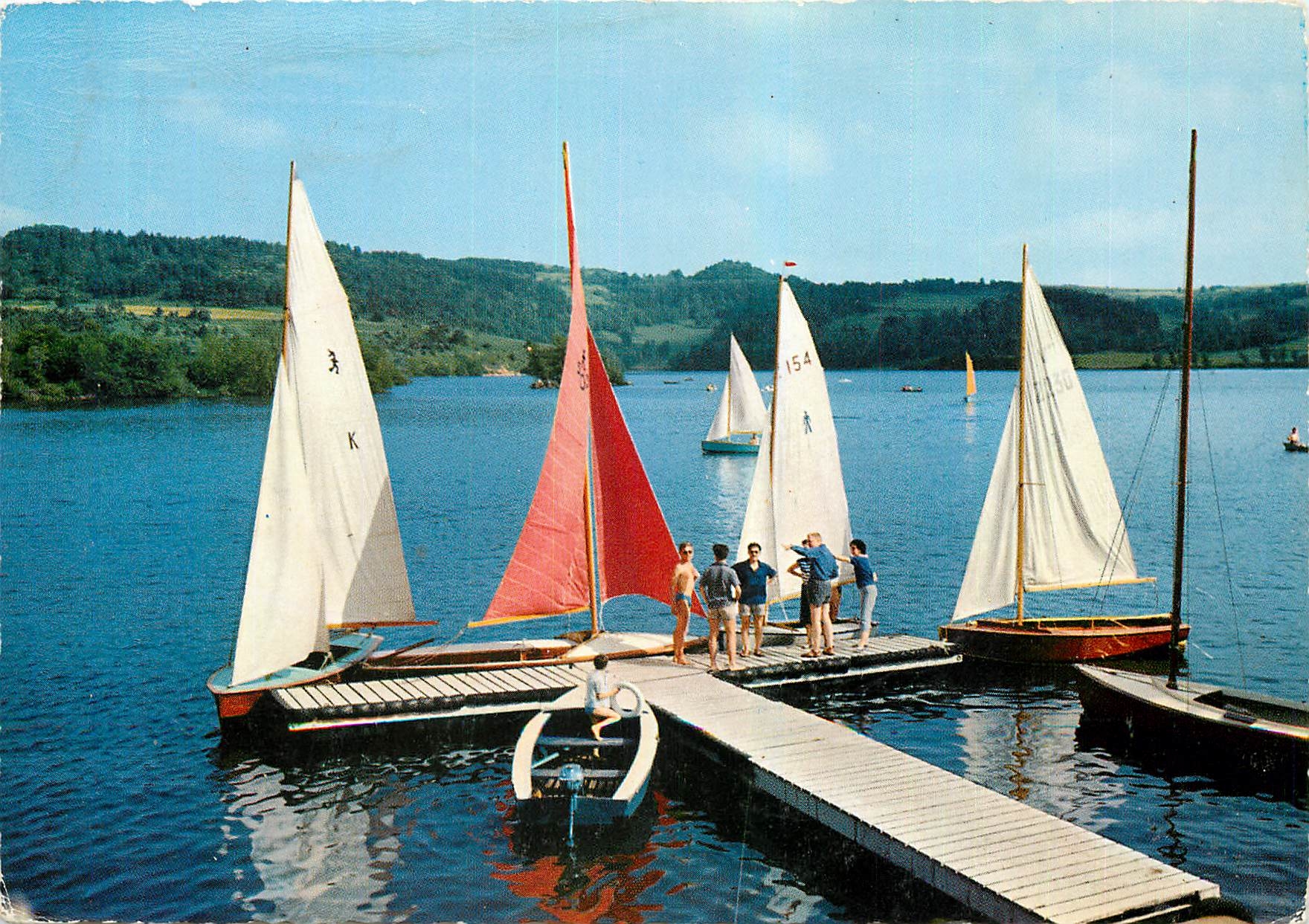 CPM L'Auvergne pittoresque le Lac d'Aydat