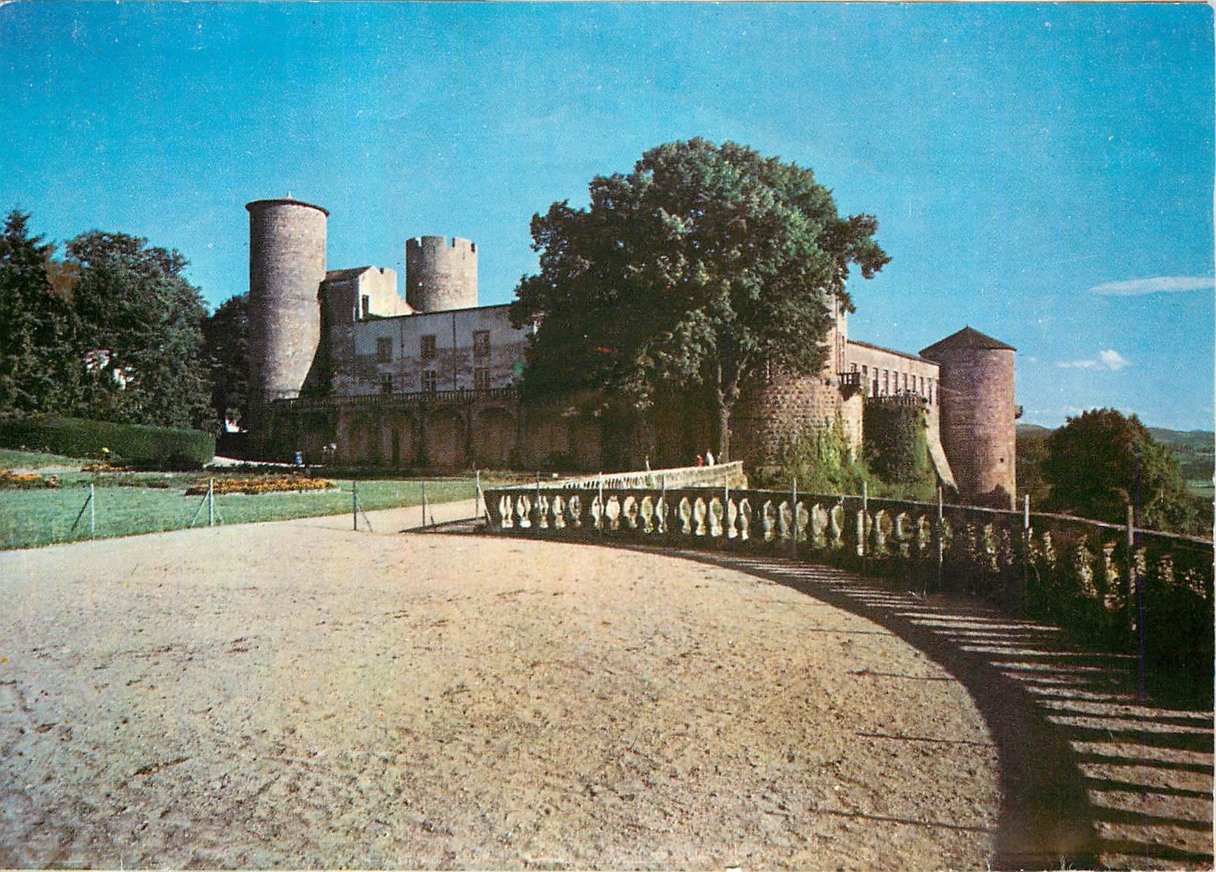 CPM Chateau de Ravel la deumeur la plus Soptueuse de l'Auvergne