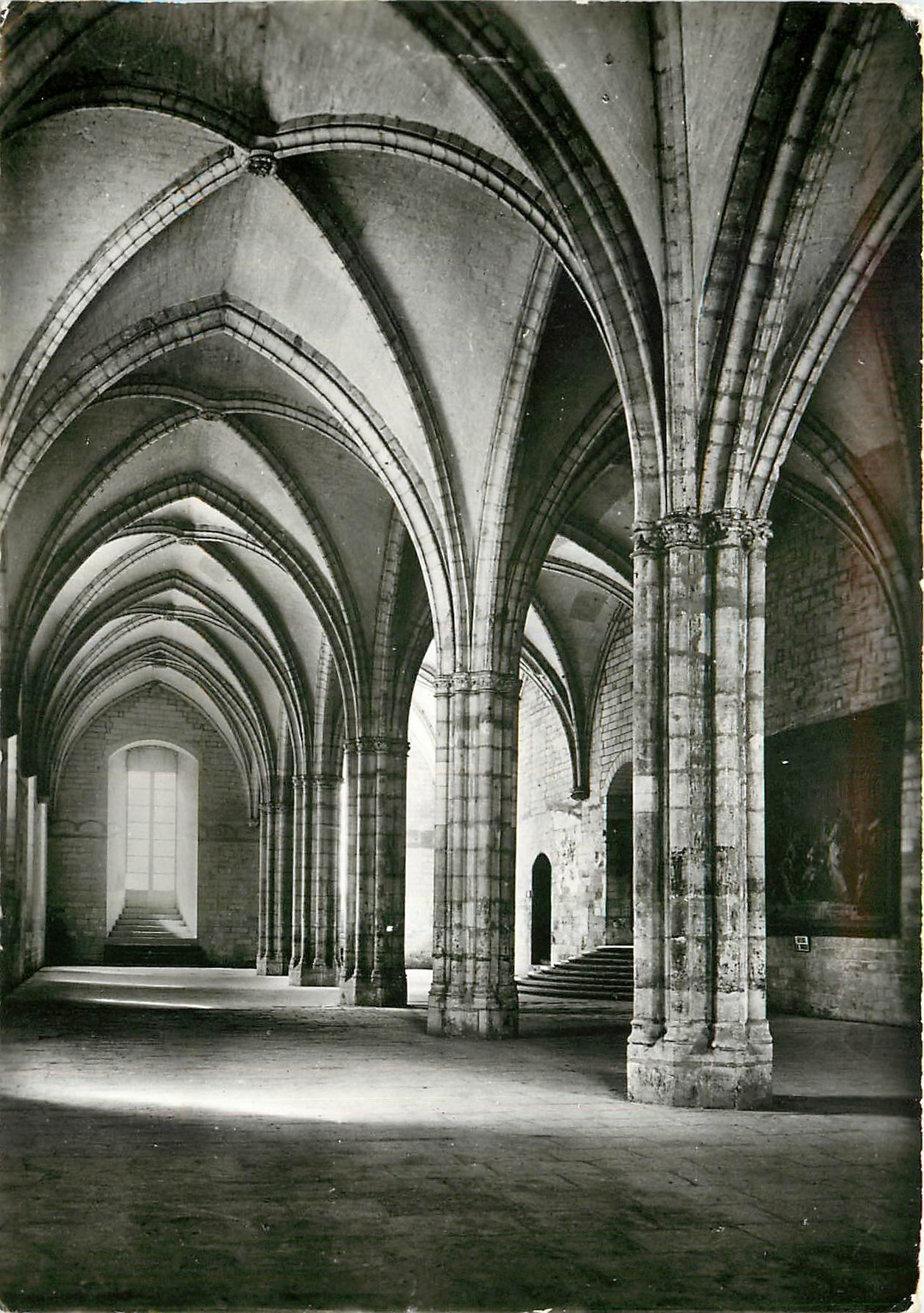 CPM Avignon (Vaucluse) Palais des Papes (XIVe s) Salle de la Grande Audience