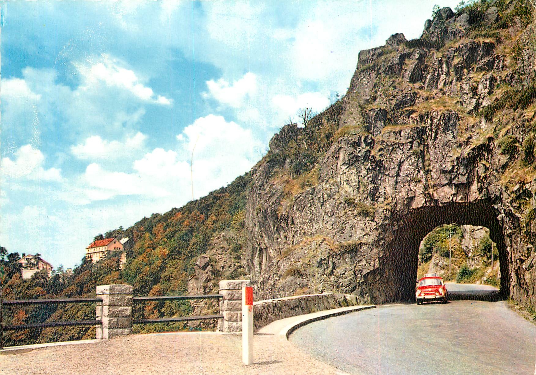 CPM Les Hautes Vosges Le Tunnel de la Schlucht (alt 1139 m)