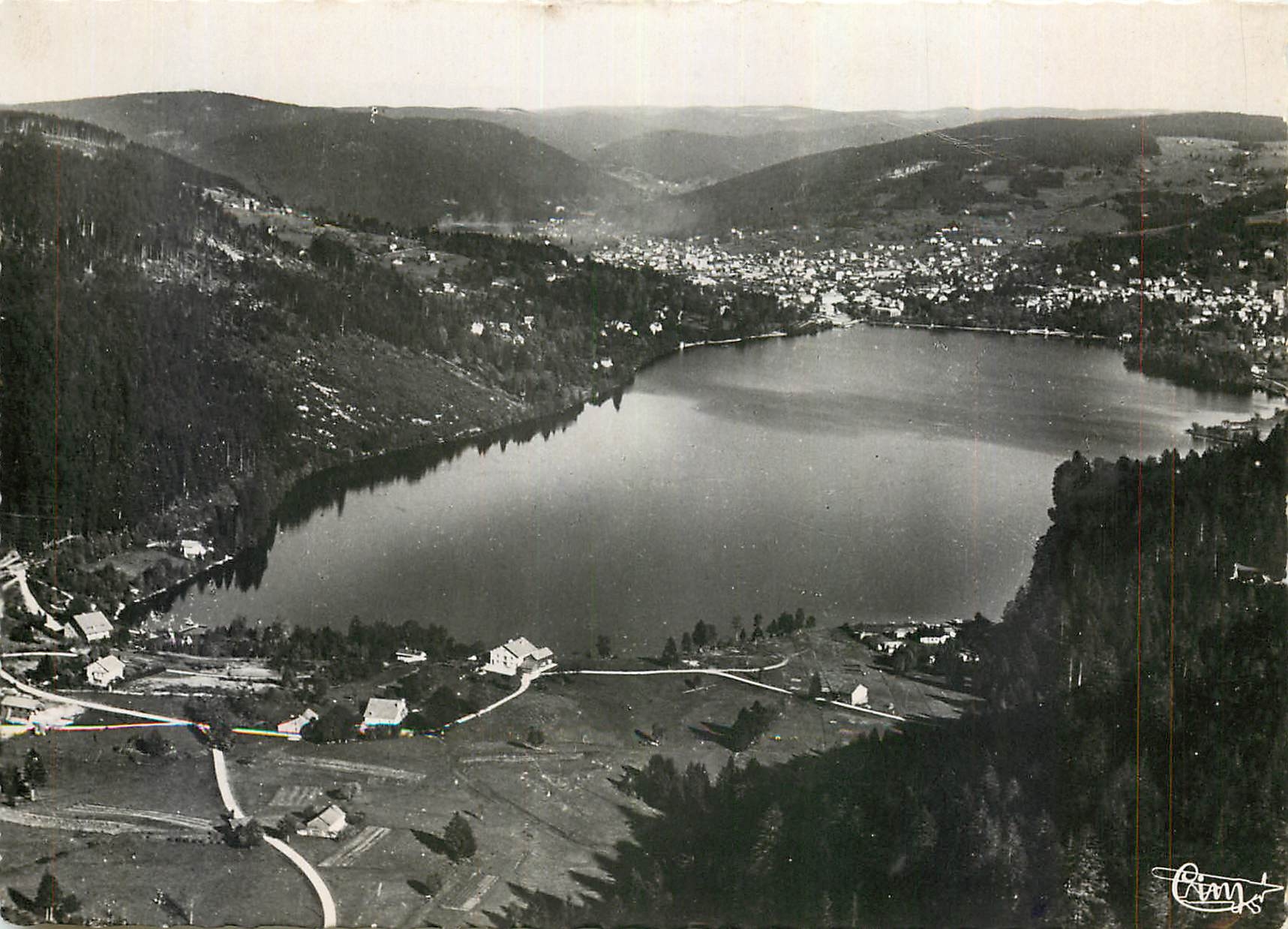Lac de Gérardmer (Vosges) — Vue aérienne — Au fond, la ville — Éditions 'CIM', Combitier Photomâcon