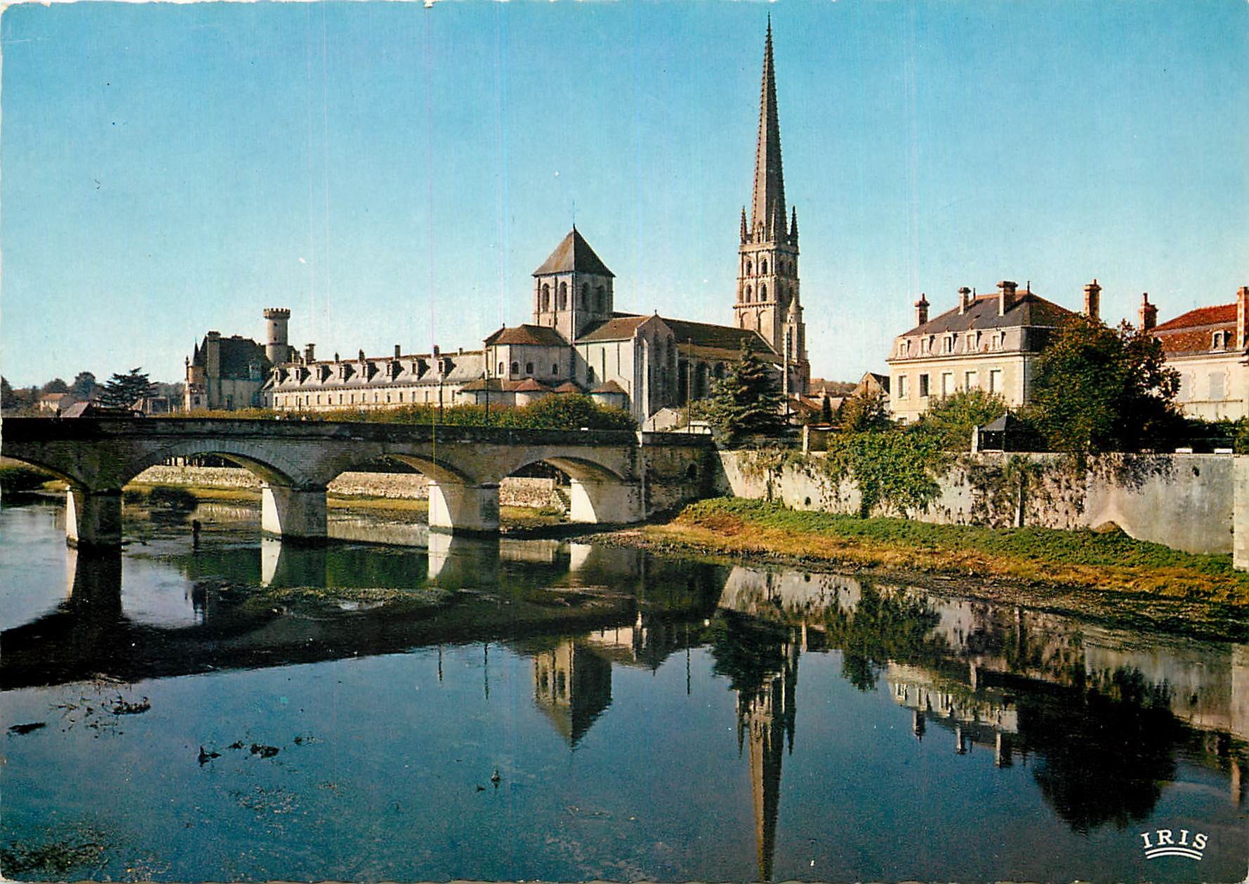 CPM Saint Savin (Vienne) Abbaye Benedictine XIe XIIe et XIVe s batiments abbatiaux XVIIe s