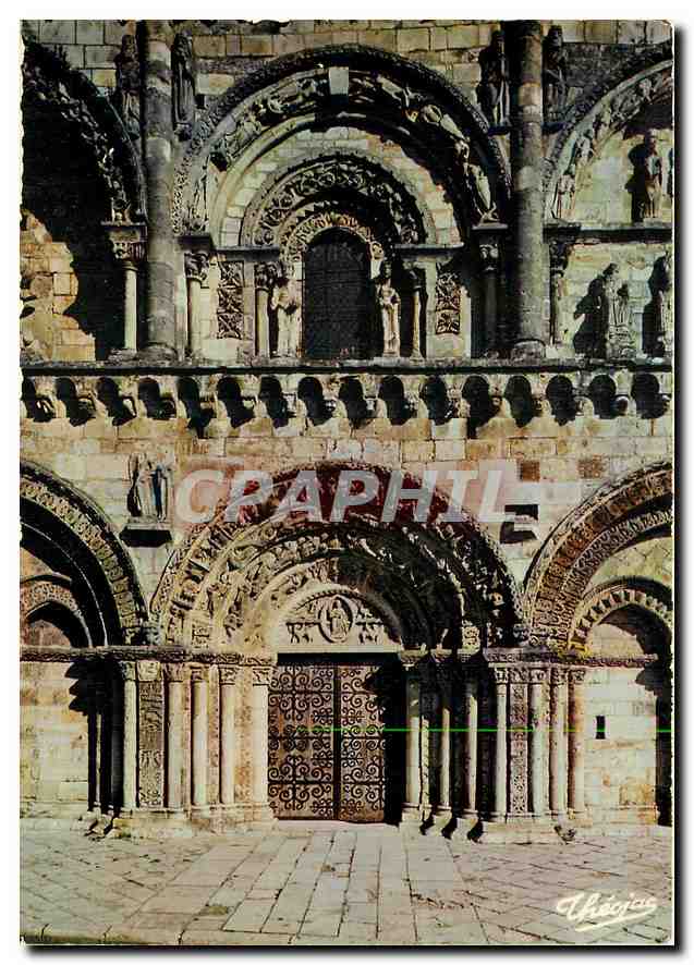 CPM La Vienne Touristique Civray Facade de l'eglise Saint Nicolas (XIIe s)