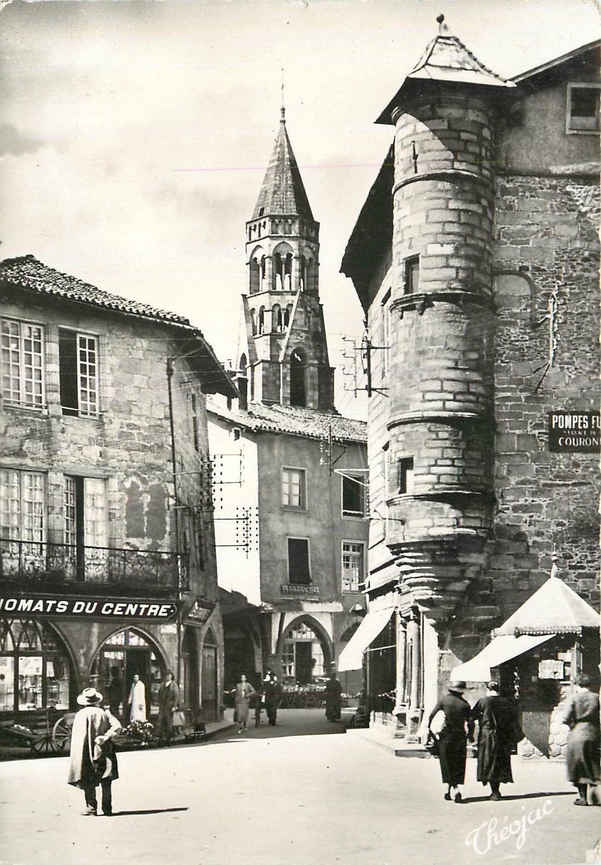 CPM Saint Leonard (Hte Vienne) Vieilles maisons et tour historique XVIe s