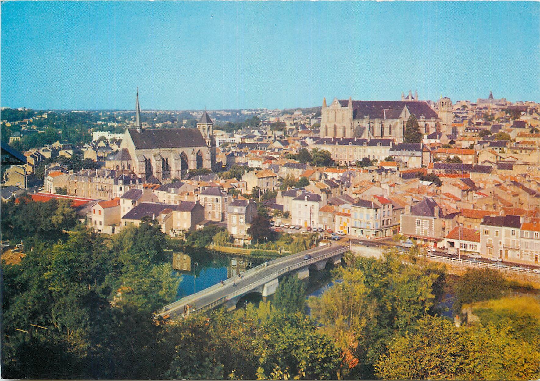 CPM Poitiers (Vienne) Vue generale le Pont Joubert la cathedrasle et Ste Radegonde