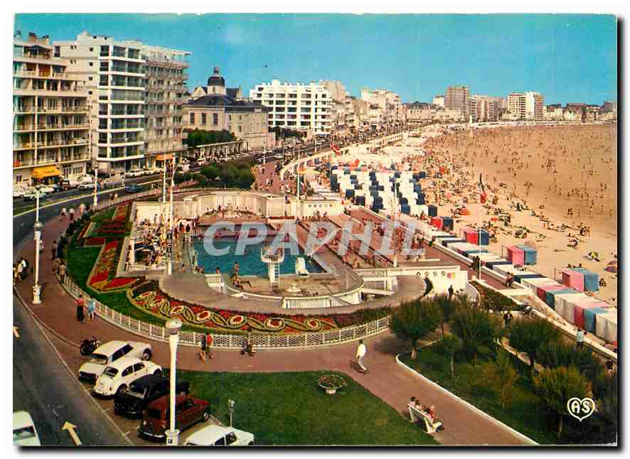 CPM Les Sables d'Olonne (Vendee) La Piscine et le Remblai