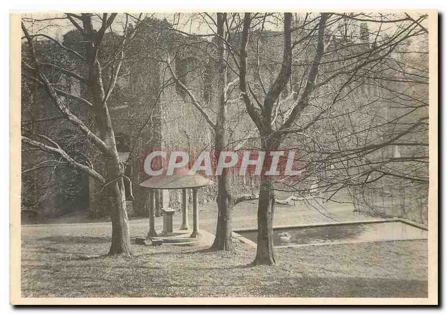 CPM Mariemont La Fontaine et les ruine de l'ancien chateau