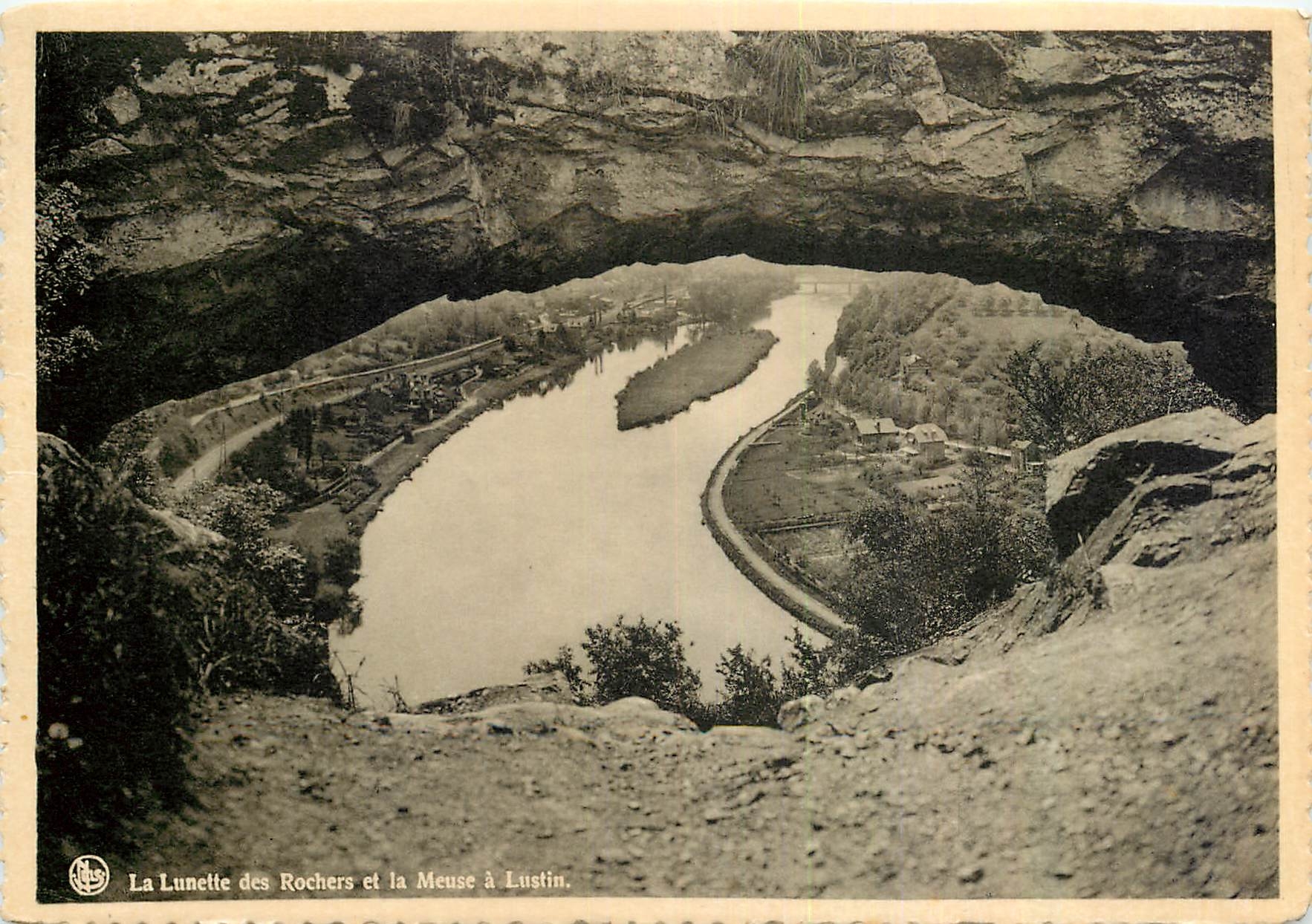 CPM La Lunette des Rochers et la Mause a Lustin