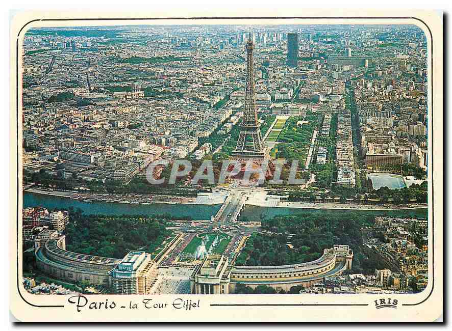 CPM Paris Le palais de chaillot et la Tour Eiffel