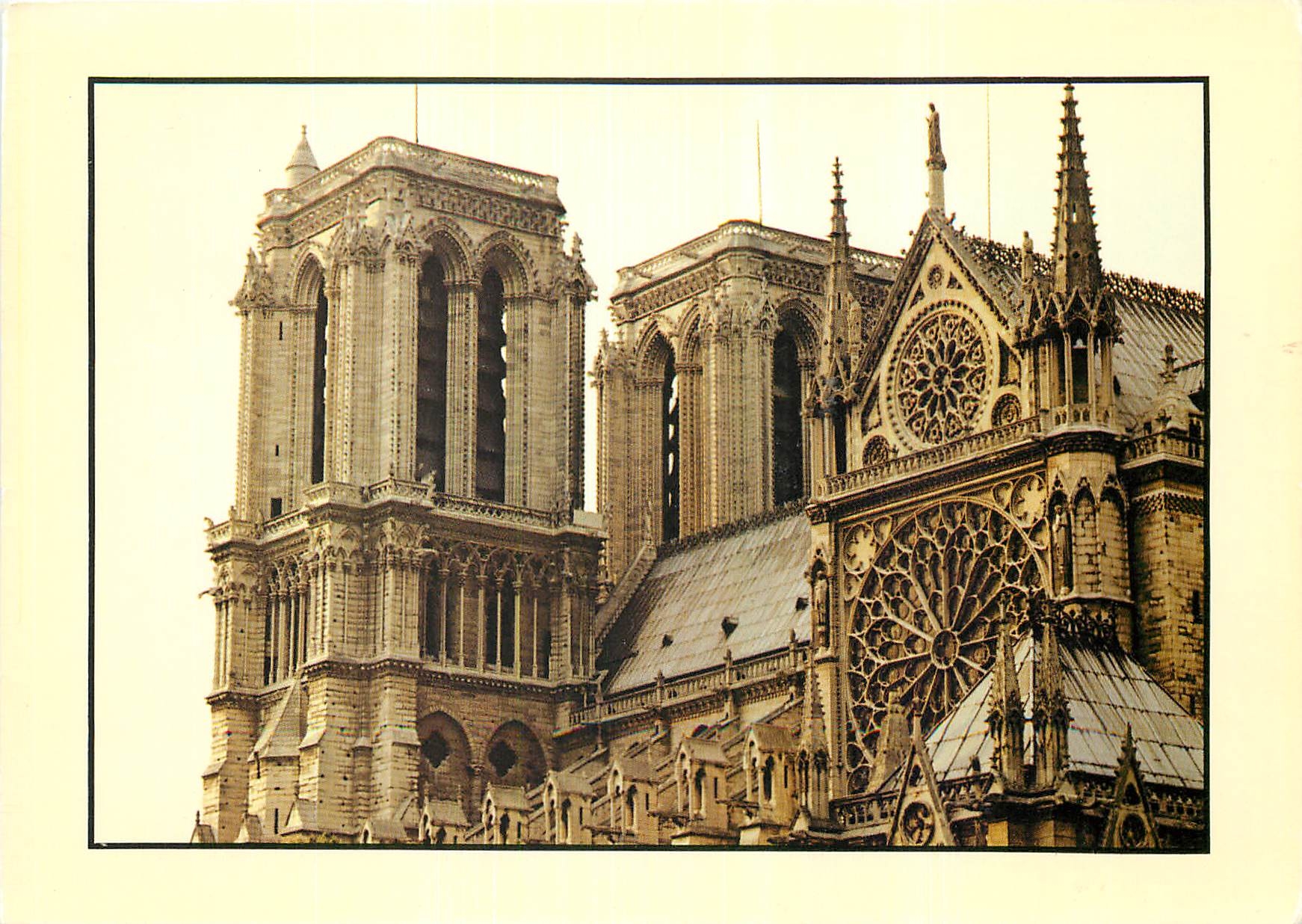 CPM Paris Notre Dame de Paris Perspective sud Tours et Transept