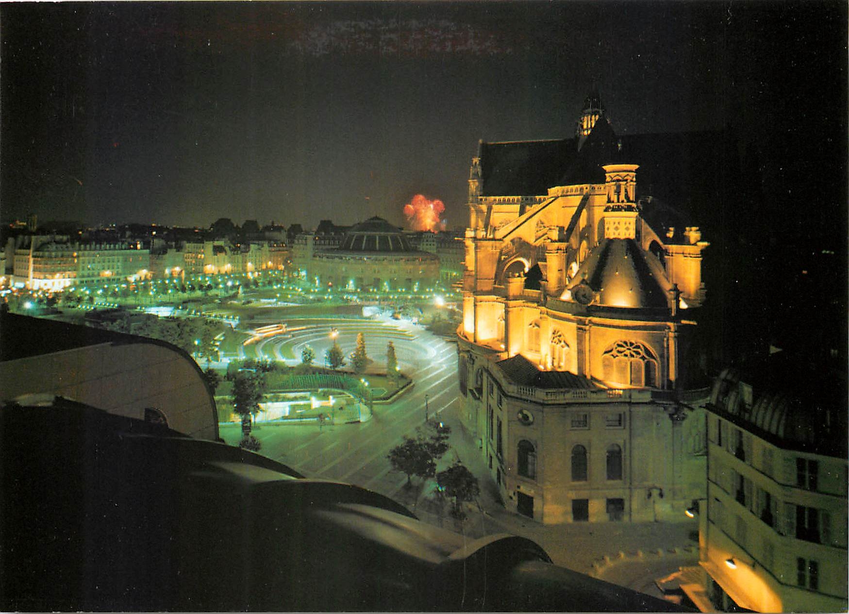 CPM Paris 1er St Eustache illliminee etr jardin un 14 juillet (1532 1640)