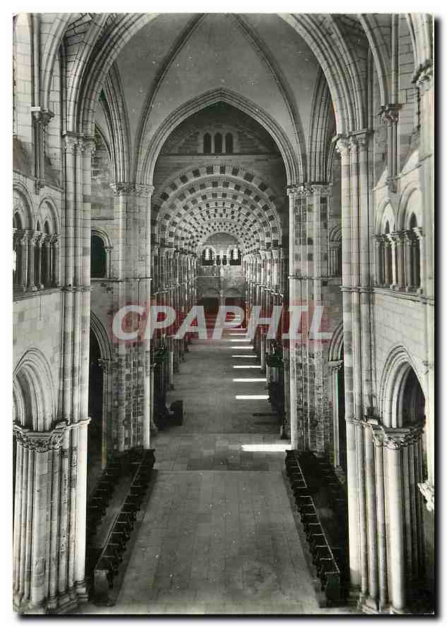 CPM Vezelay (Yonne) Eglise Abbatiale de la Madeleine (1096 fin XIIe s) La Nef vue du Triforuim du Ch